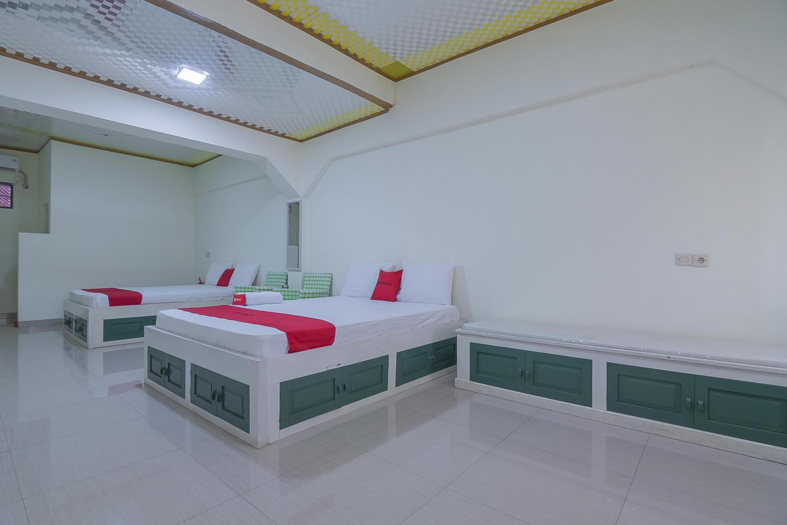 Family Room - Photo 1
