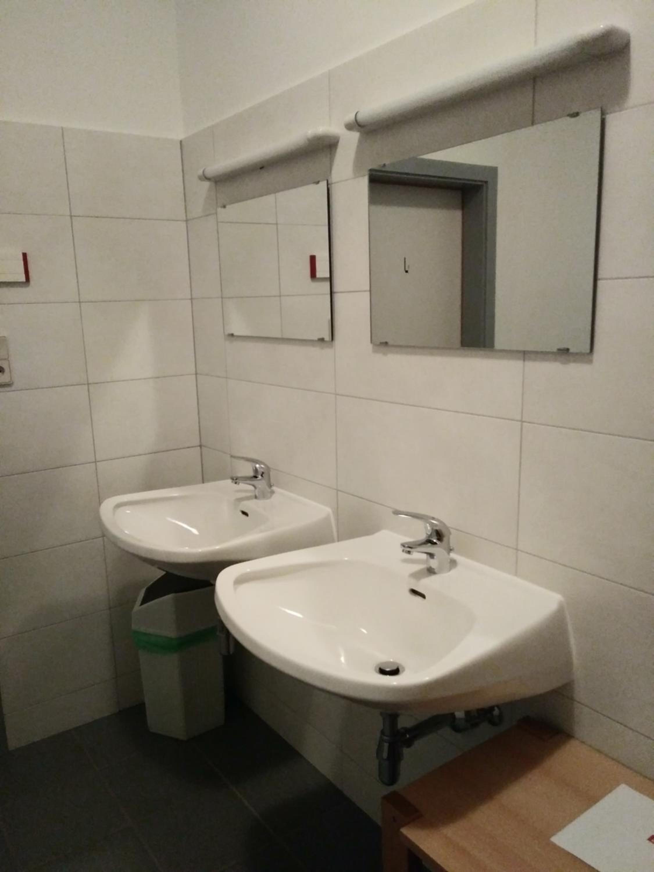 Quadruple Room with Shared Bathroom photo 3