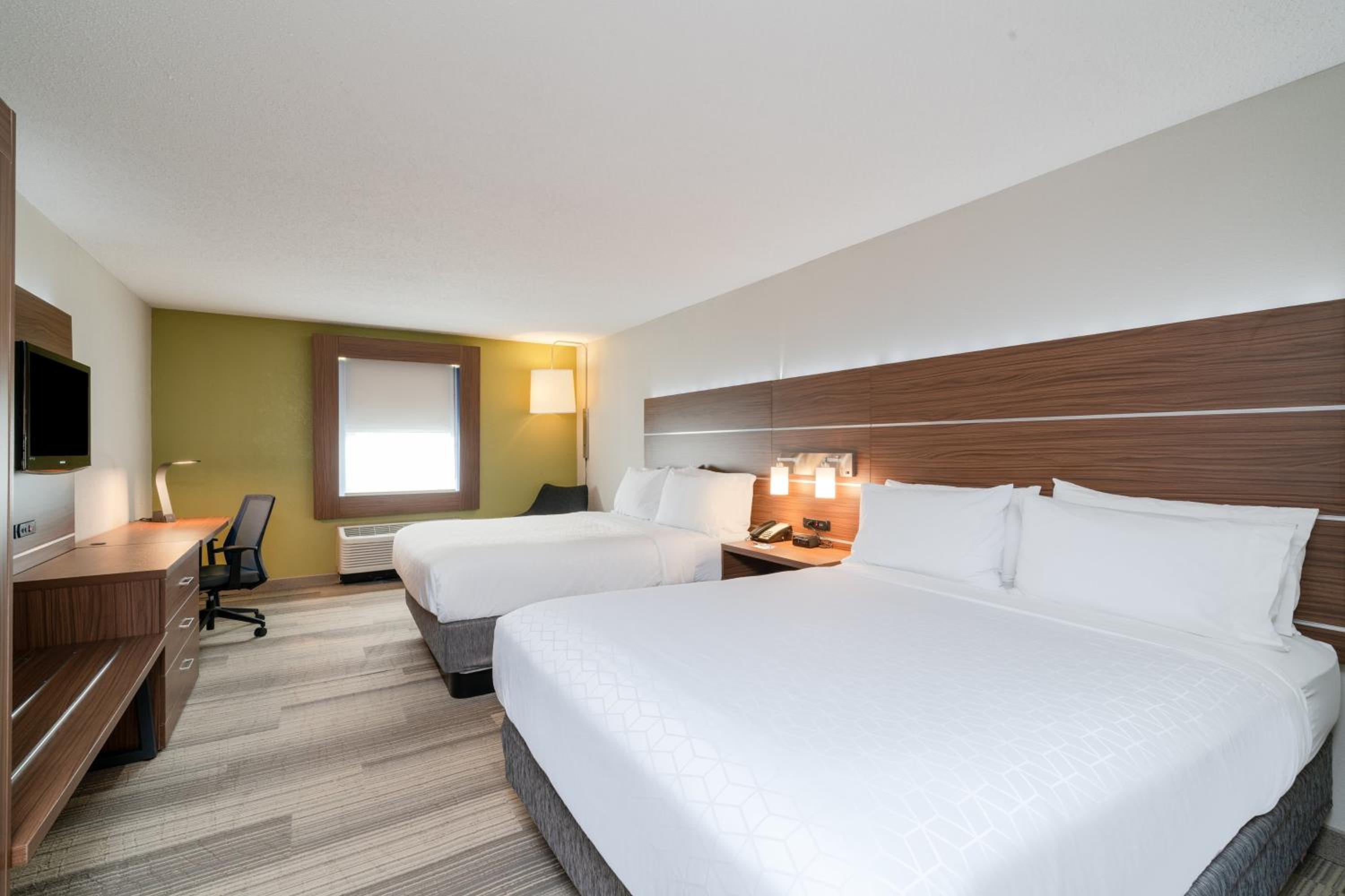 Standard Double Room with Two Double Beds - Photo 2