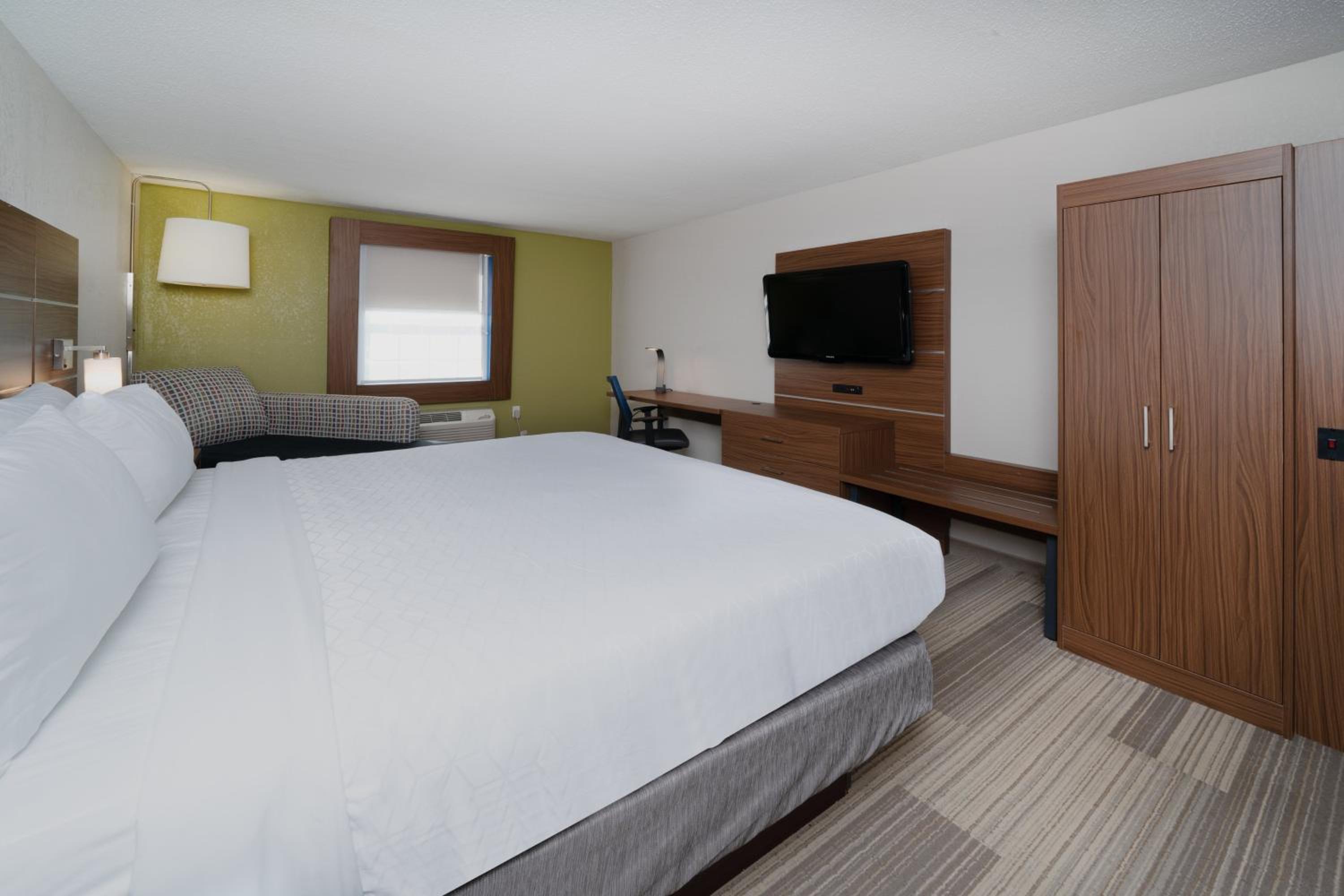Standard King Room - Photo 1