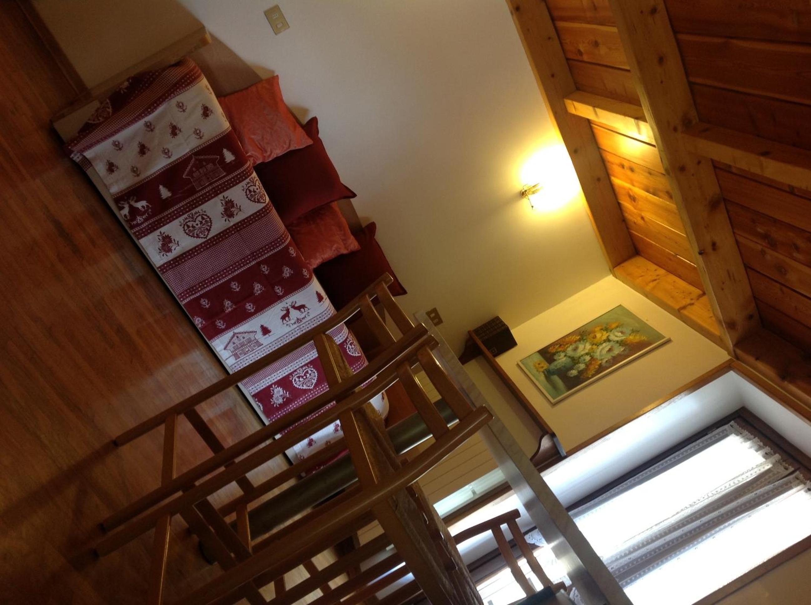 Studio (3 Adults) - Split Level