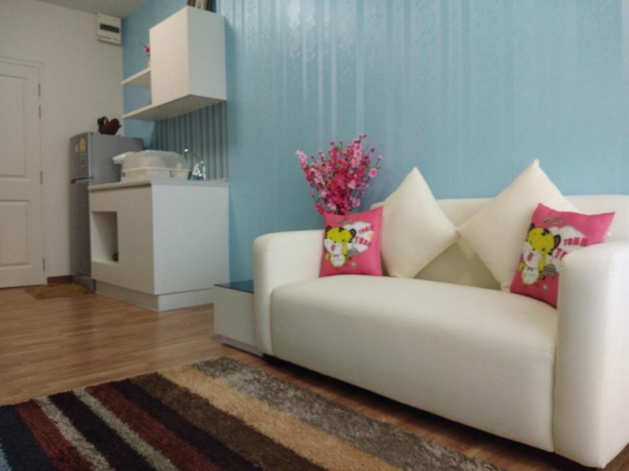 Studio with Balcony - Photo 8