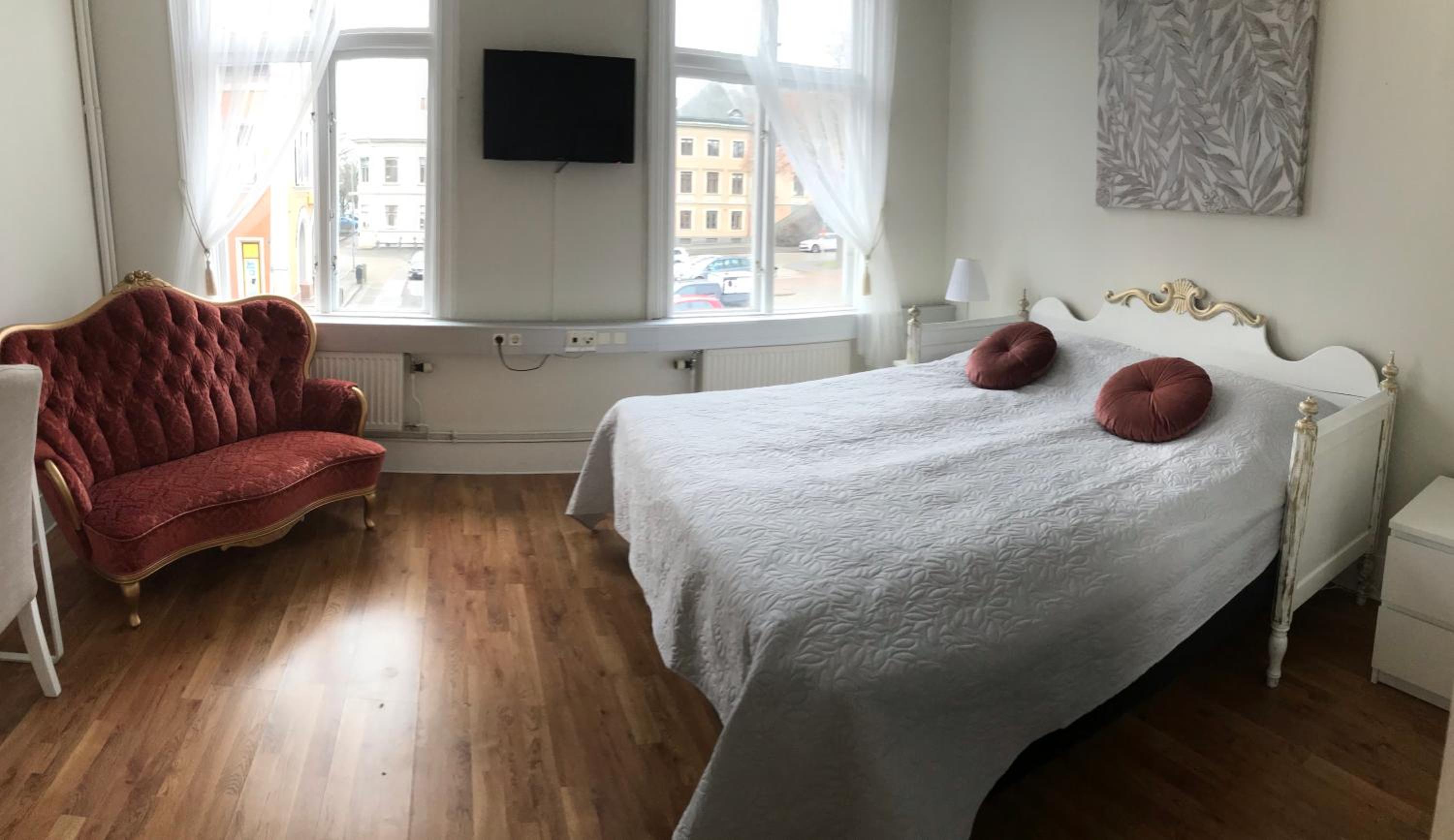 Twin Room with Shared Bathroom photo 2