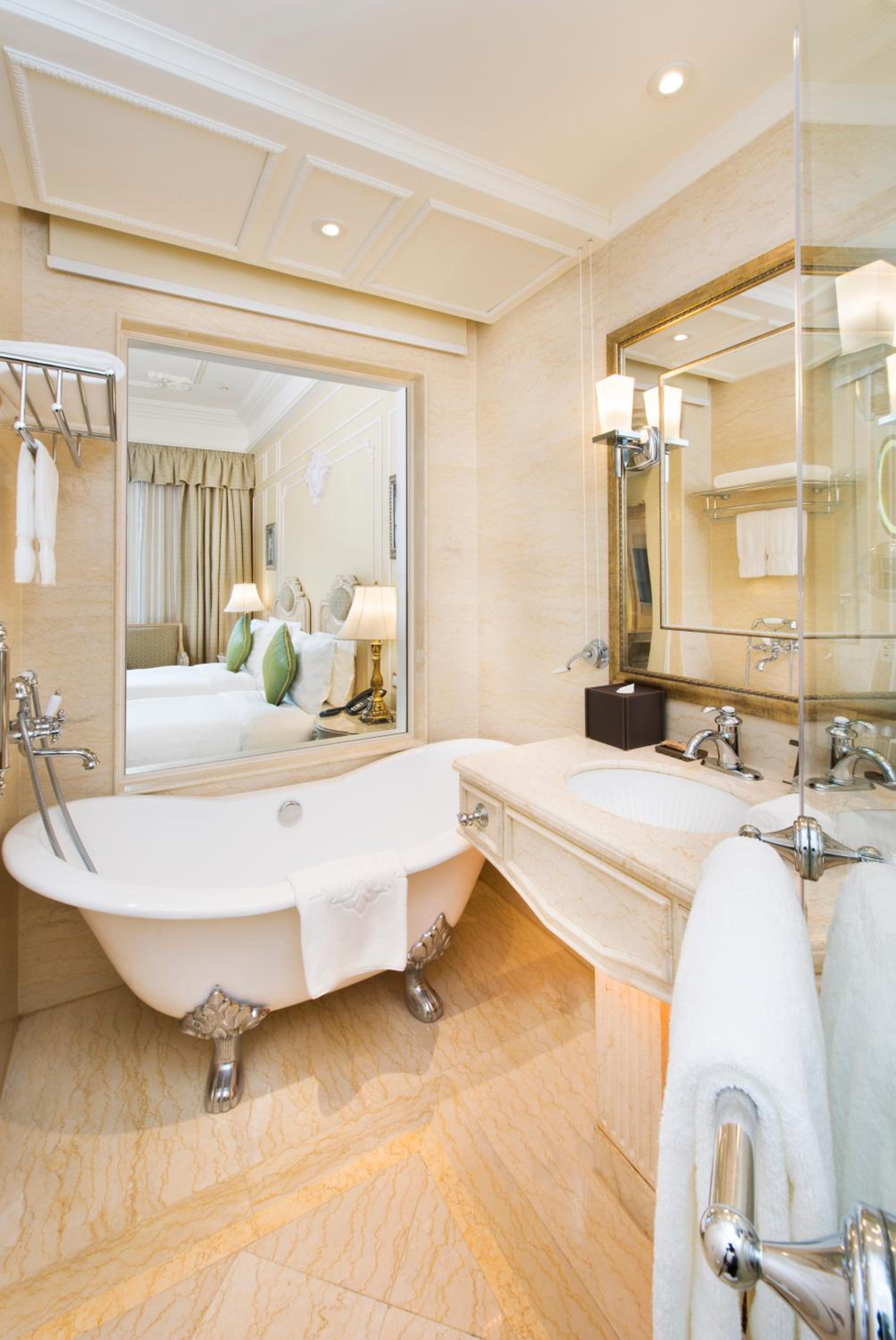 Standard Double or Twin Room with City View photo 3