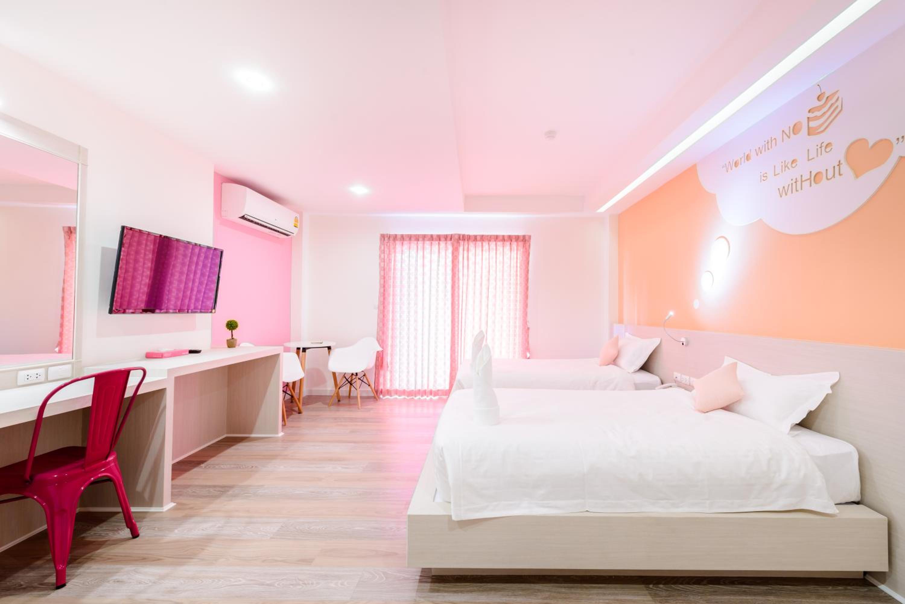 Deluxe Twin Room - Photo 13