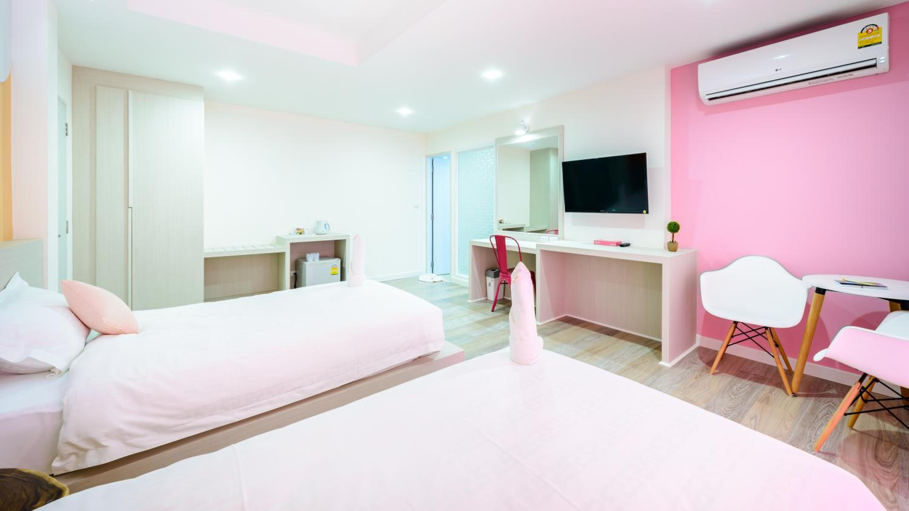 Deluxe Twin Room - Photo 14