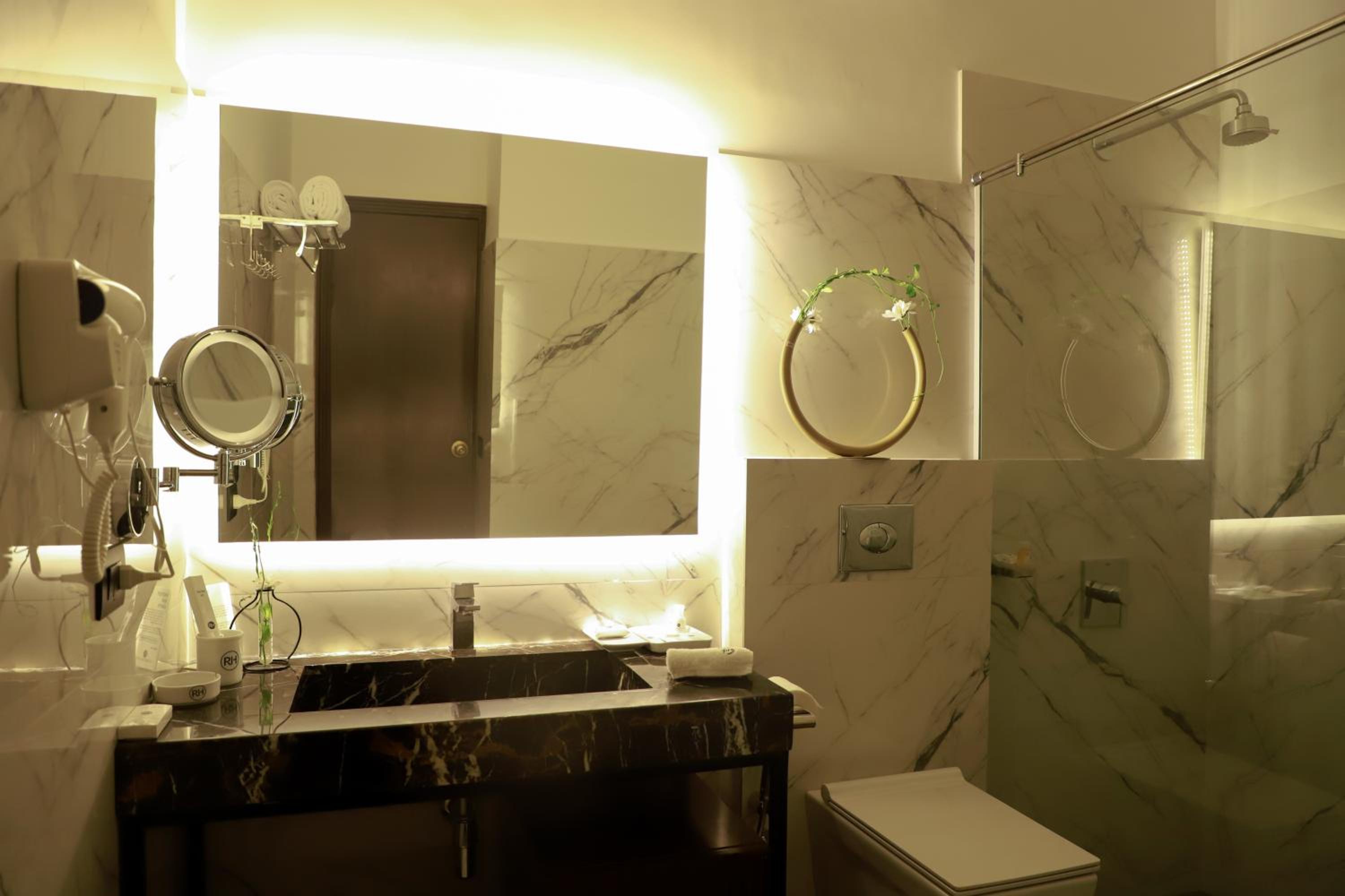 Superior King Room photo 3