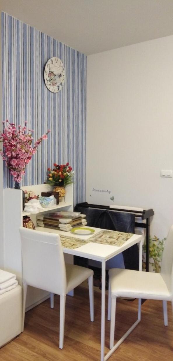 Studio with Balcony - Photo 16