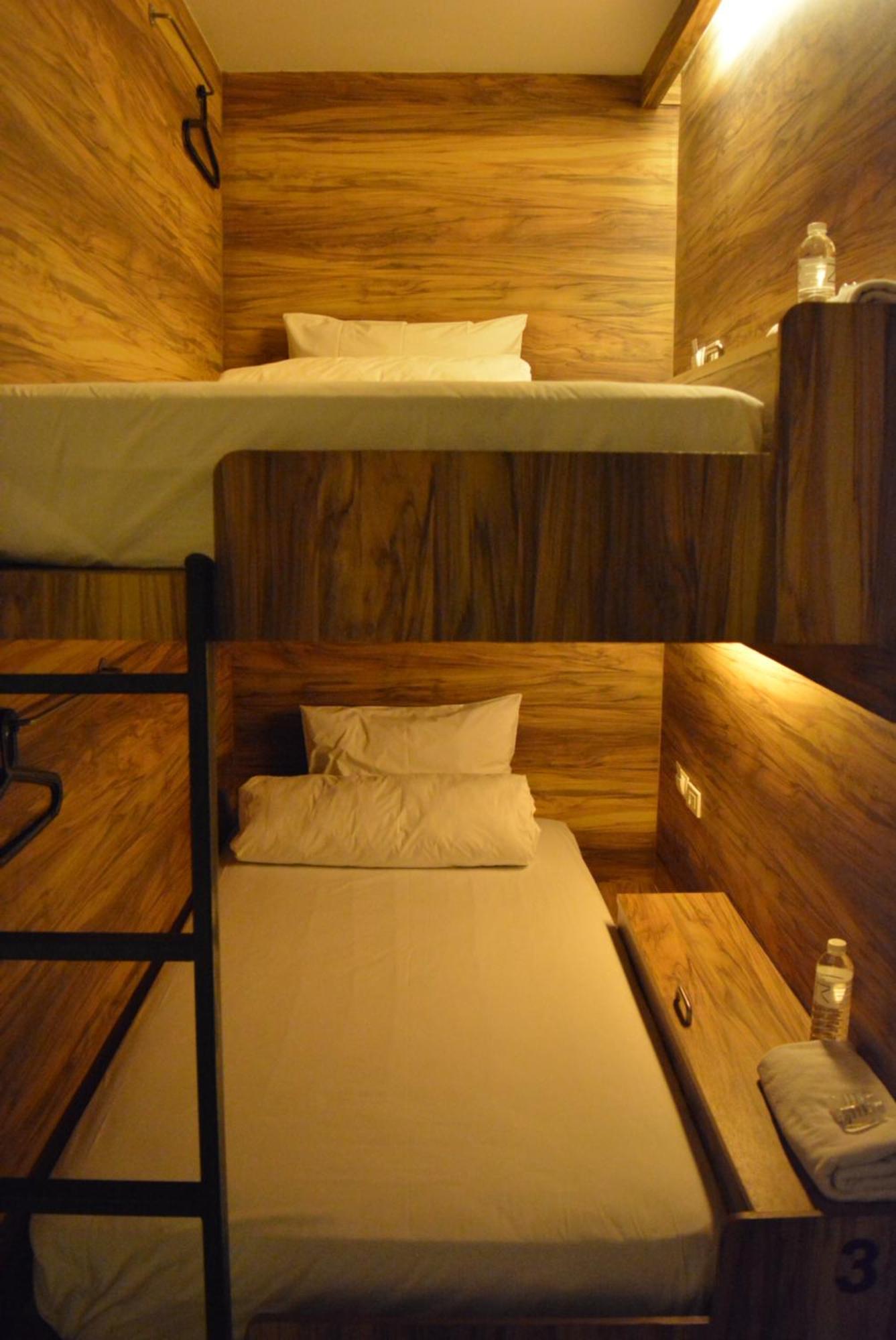 6-Bed Mixed Dormitory Room photo 2