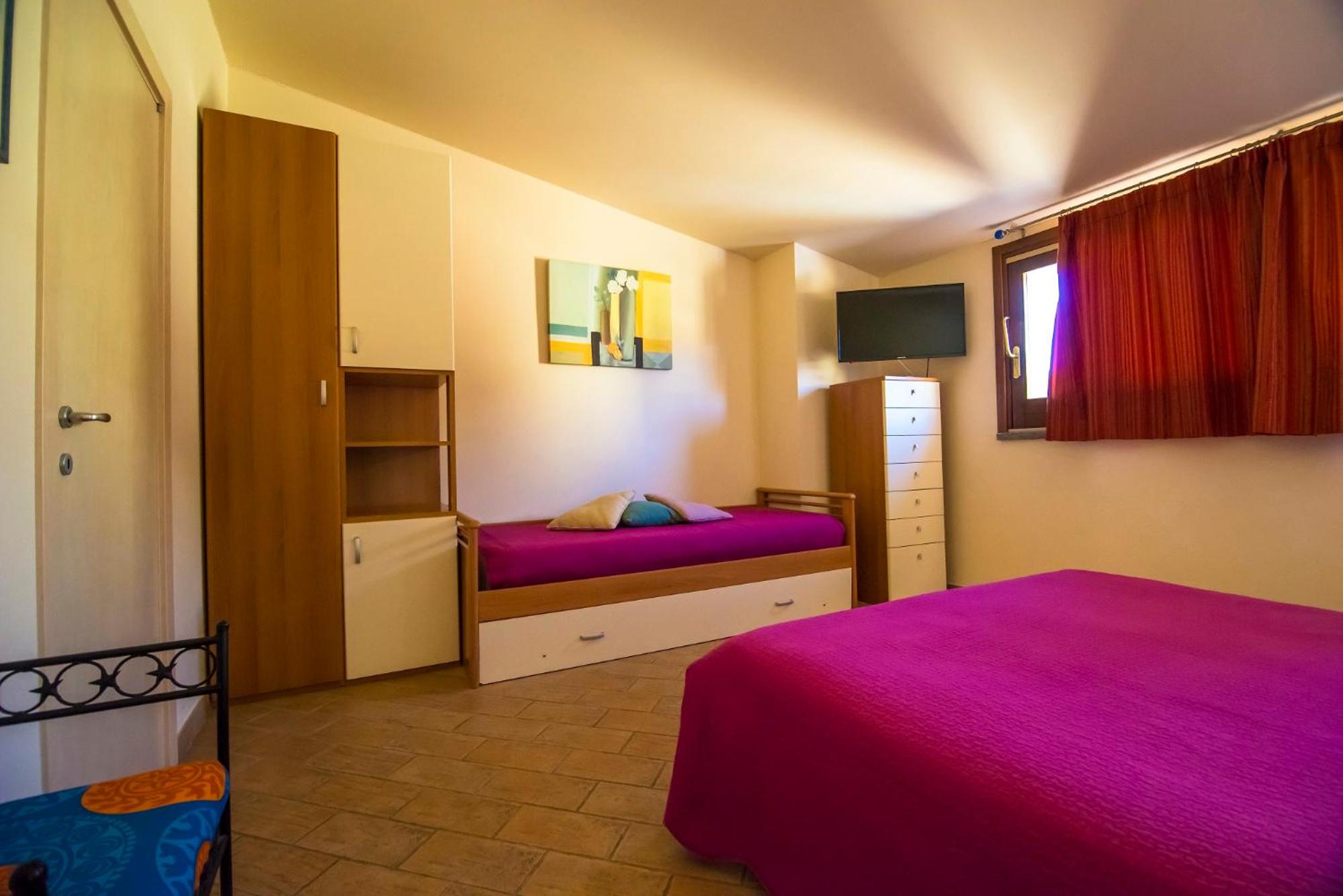 Triple Room with Private Bathroom photo 1