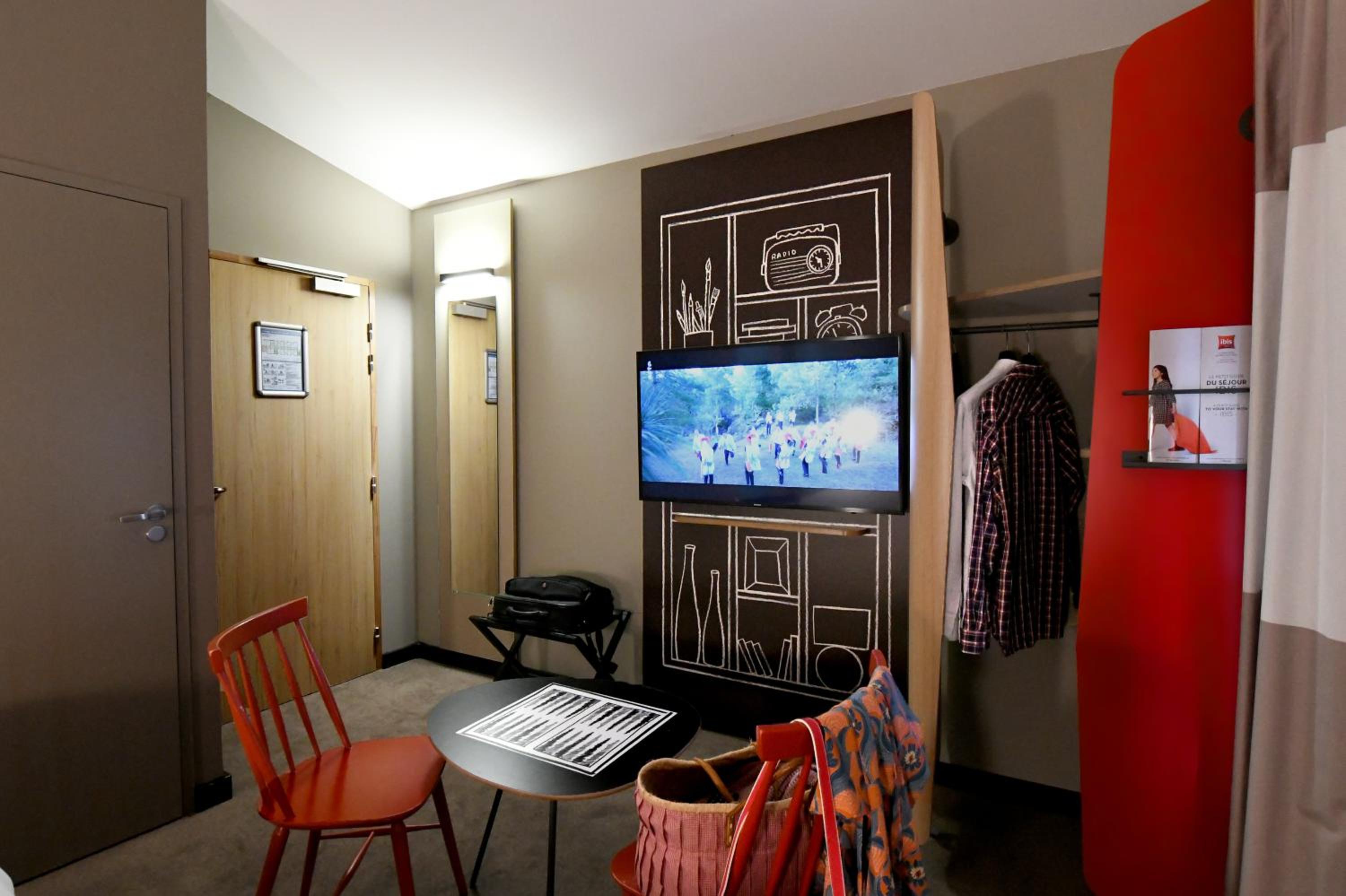 Premium Family Room with Balcony - Photo 10