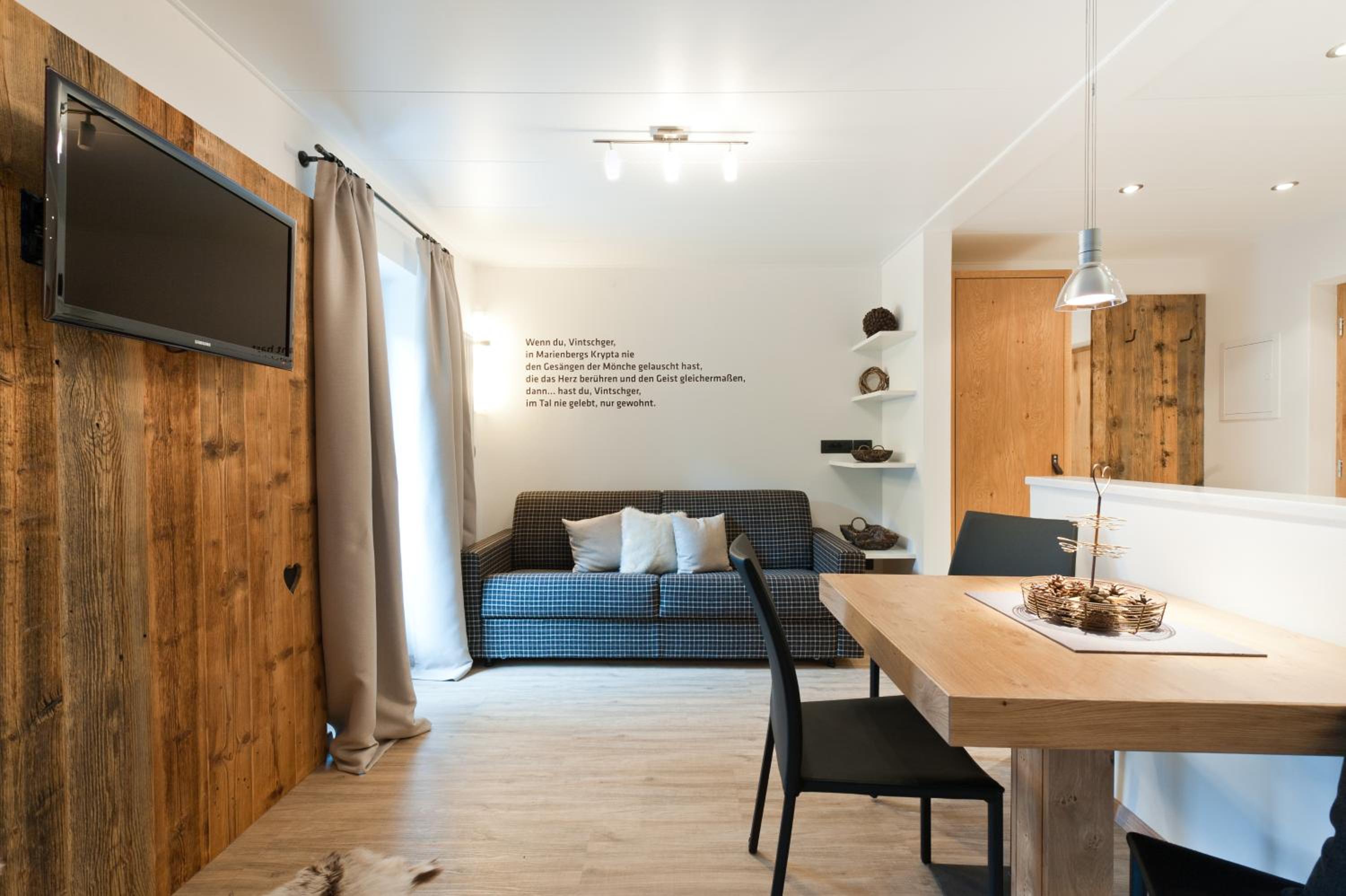 Apartment with Steam Bath photo 3