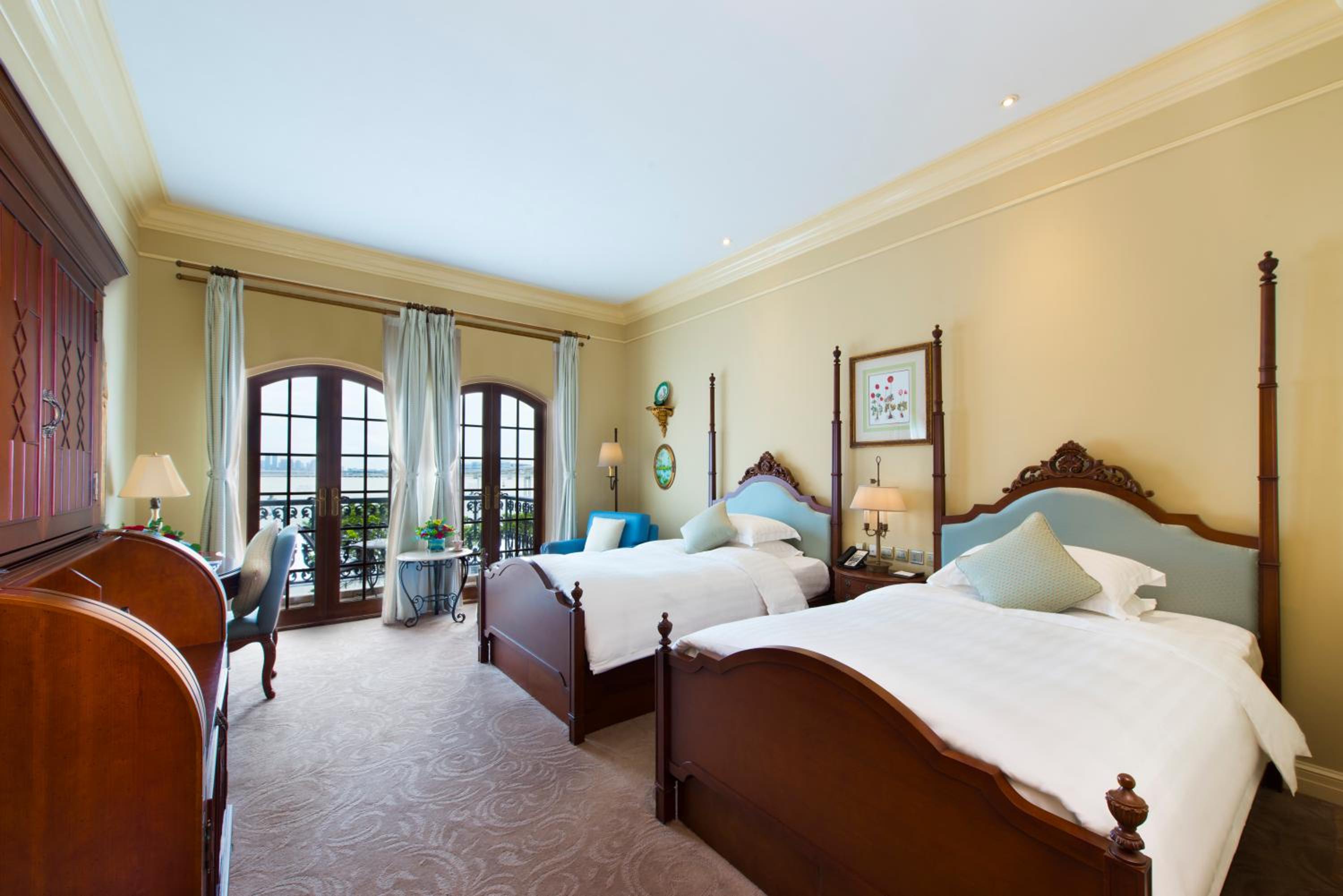 Superior Wharf View Room with Balcony photo 1
