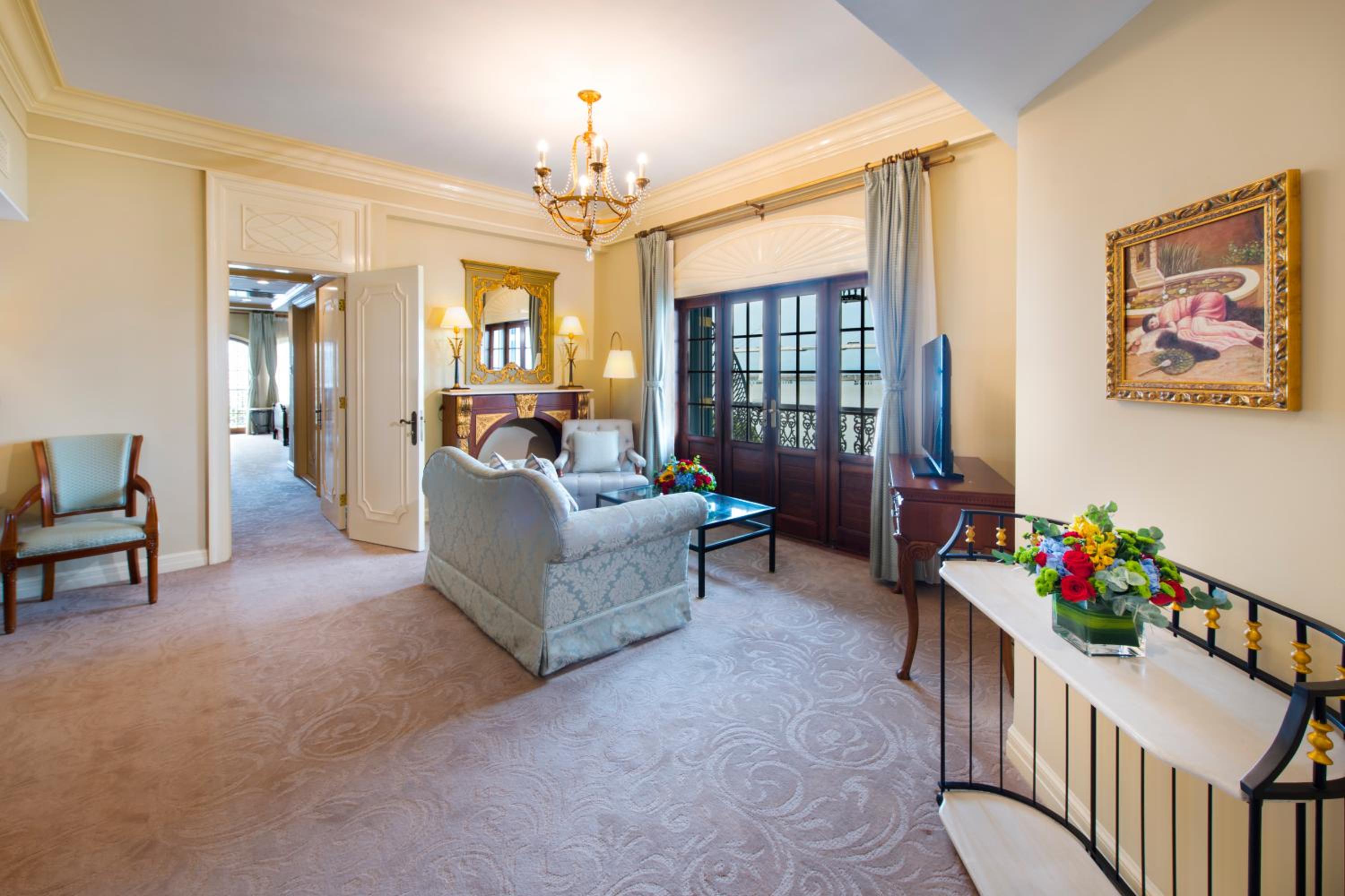 King Suite with Wharf View and Balcony photo 1