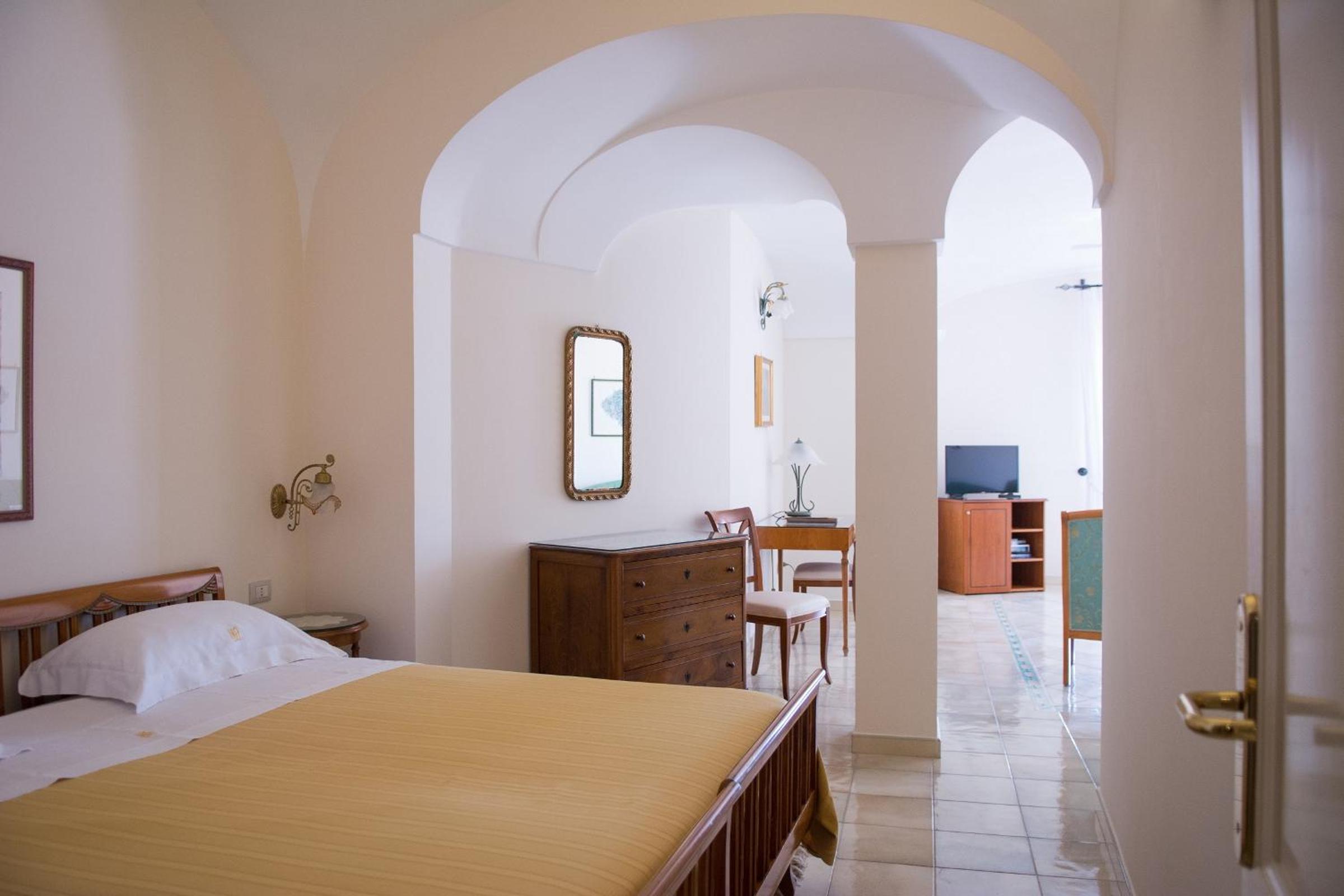 Junior Suite with Sea View - Photo 1