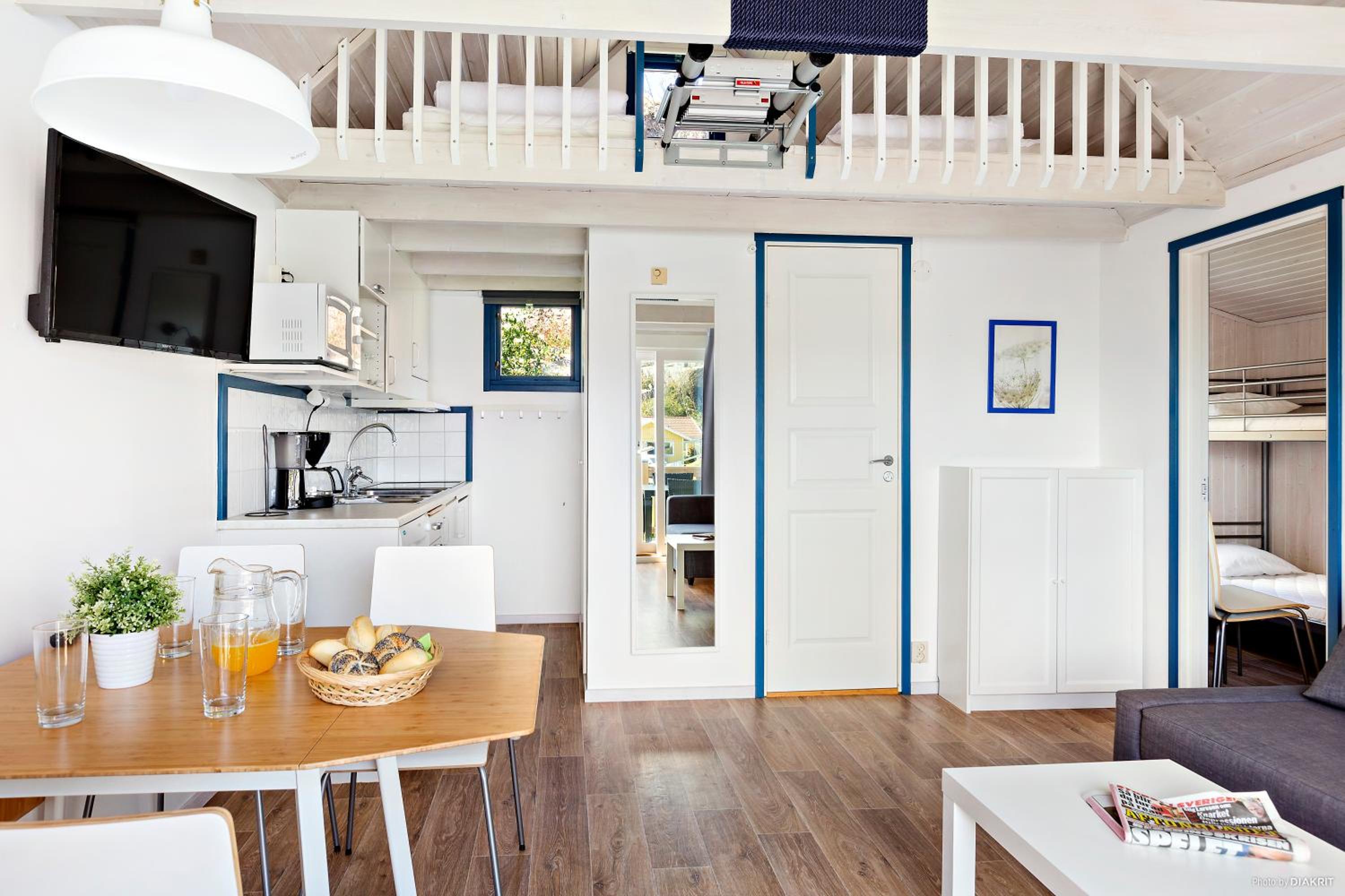 Two-Bedroom Cottage photo 2