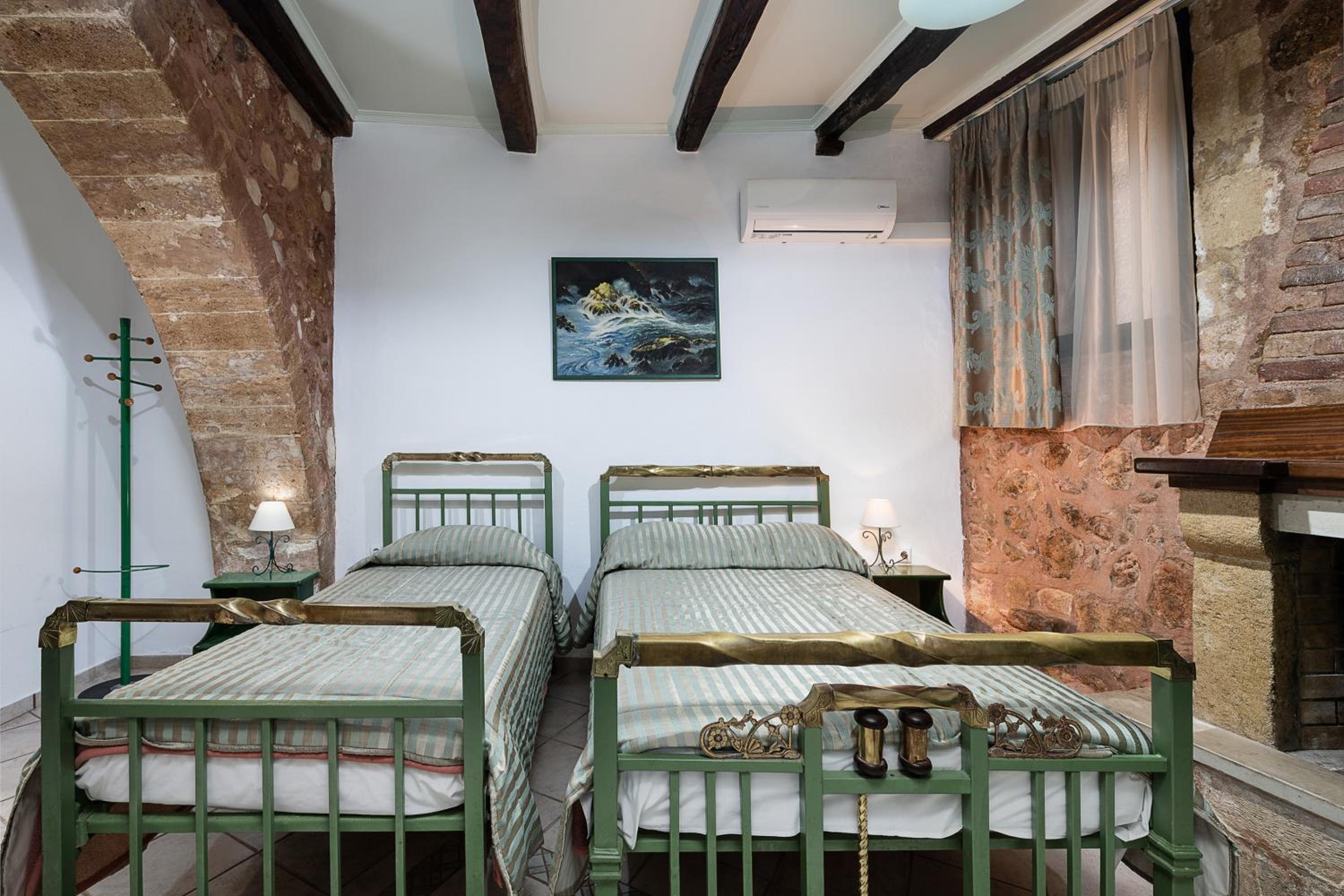 One Bedroom Apartment Ground Floor (2-3 Adults)