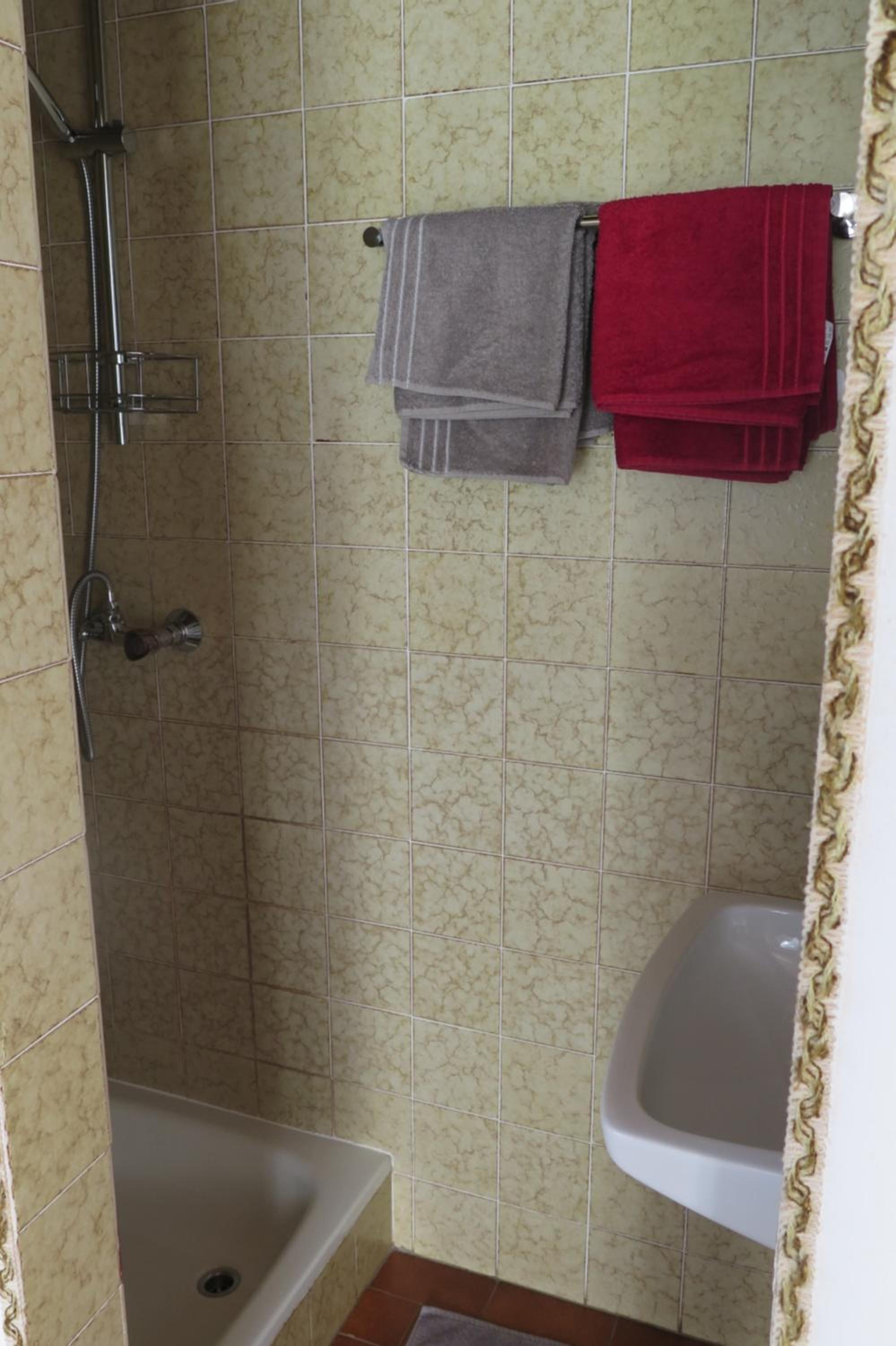 Double Room with Balcony - Photo 2