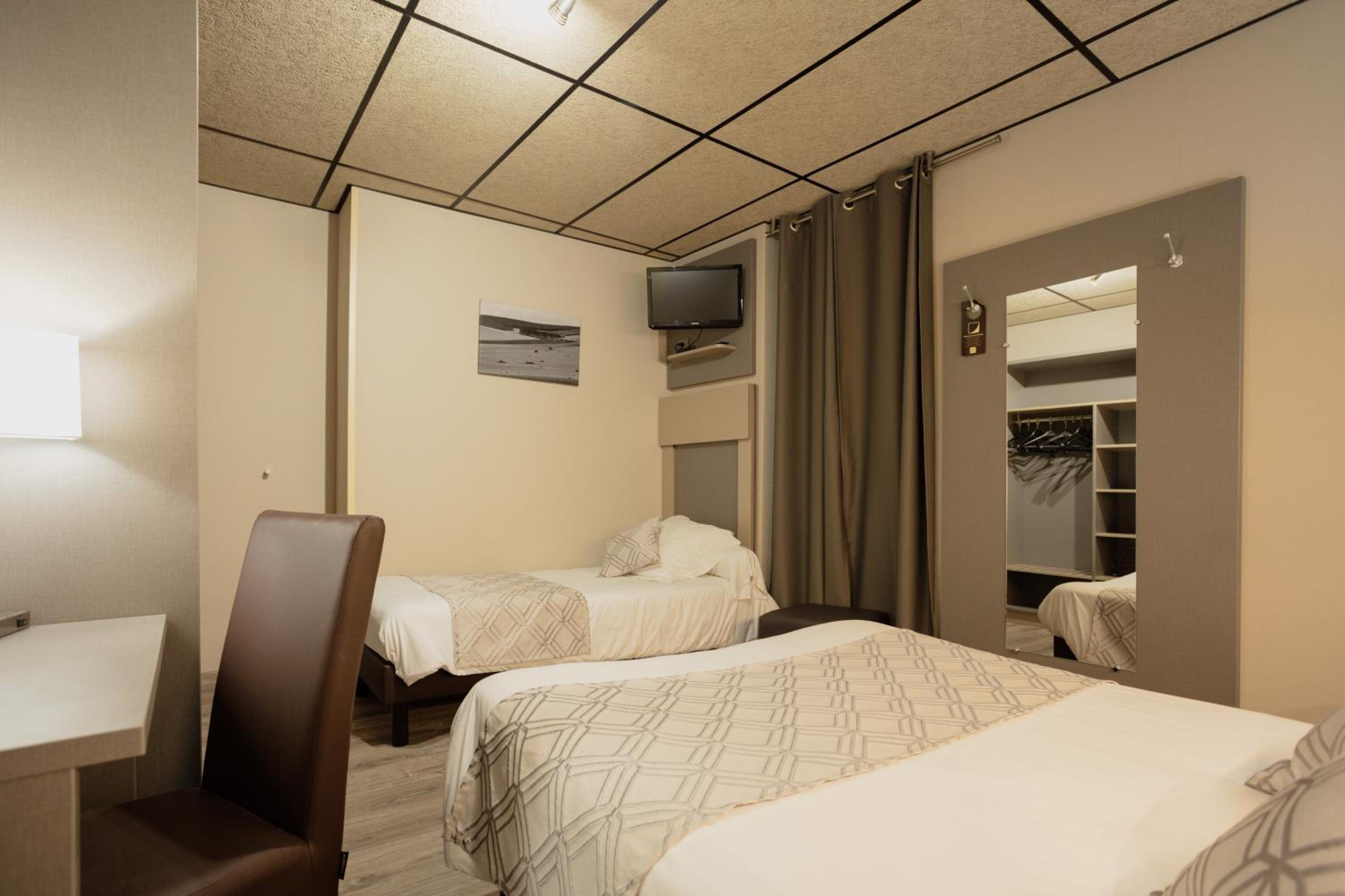 Triple Room - Photo 1