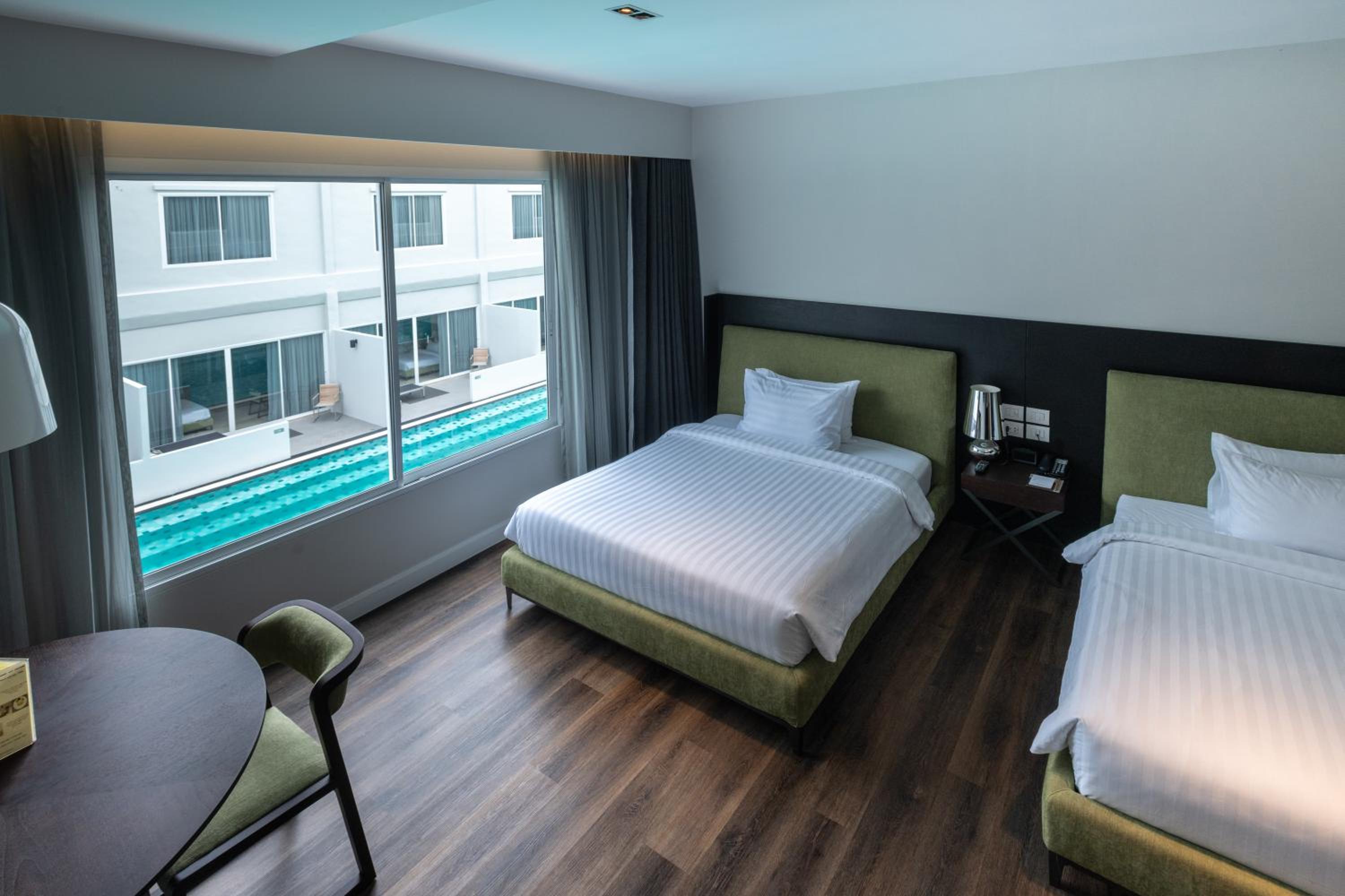Twin Room with Pool View photo 3