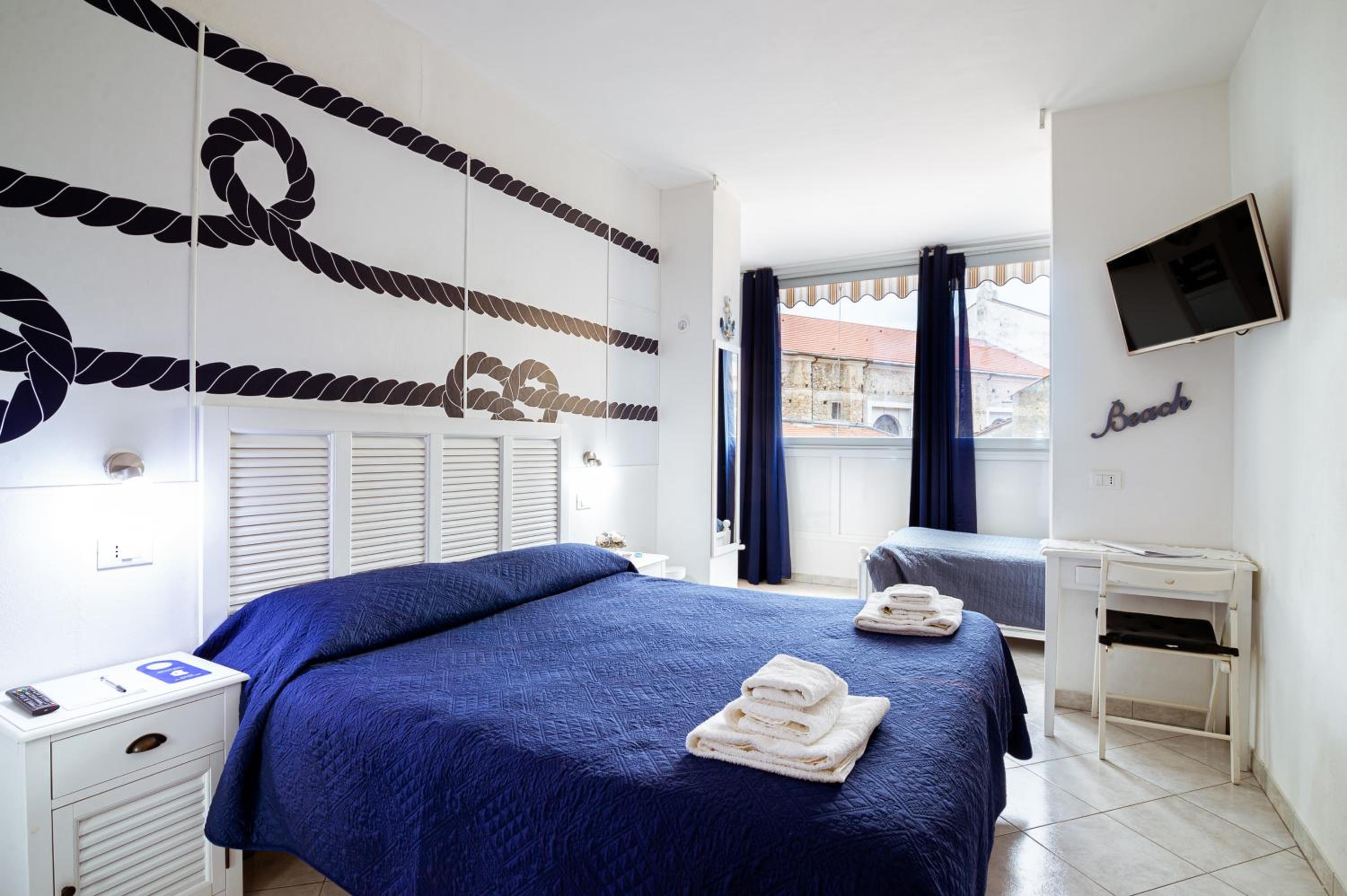 Triple Room with Private Bathroom