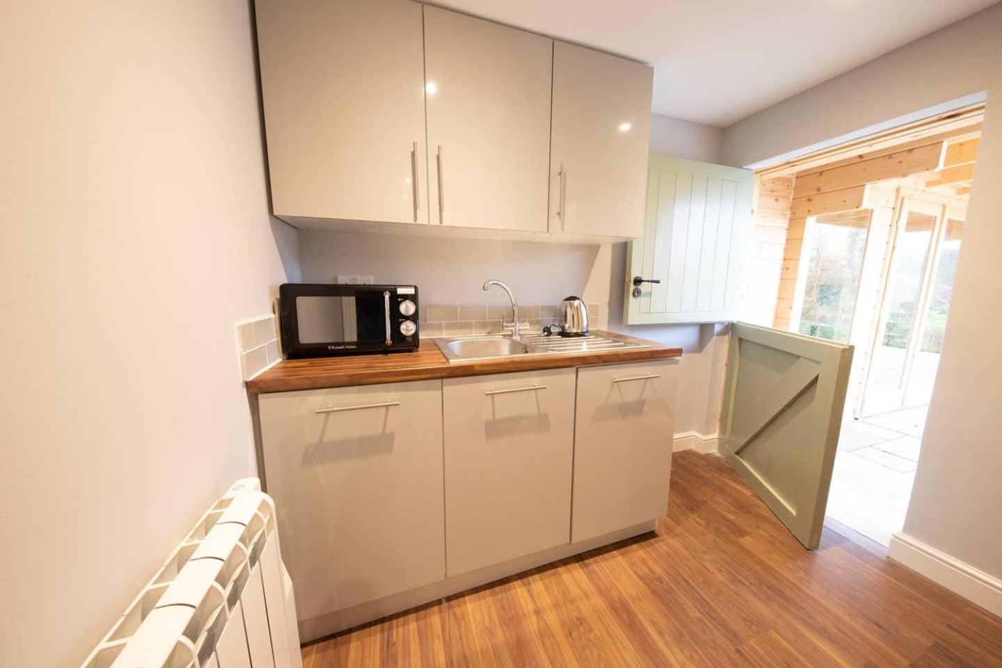 Double Room with Private Bathroom - Photo 8