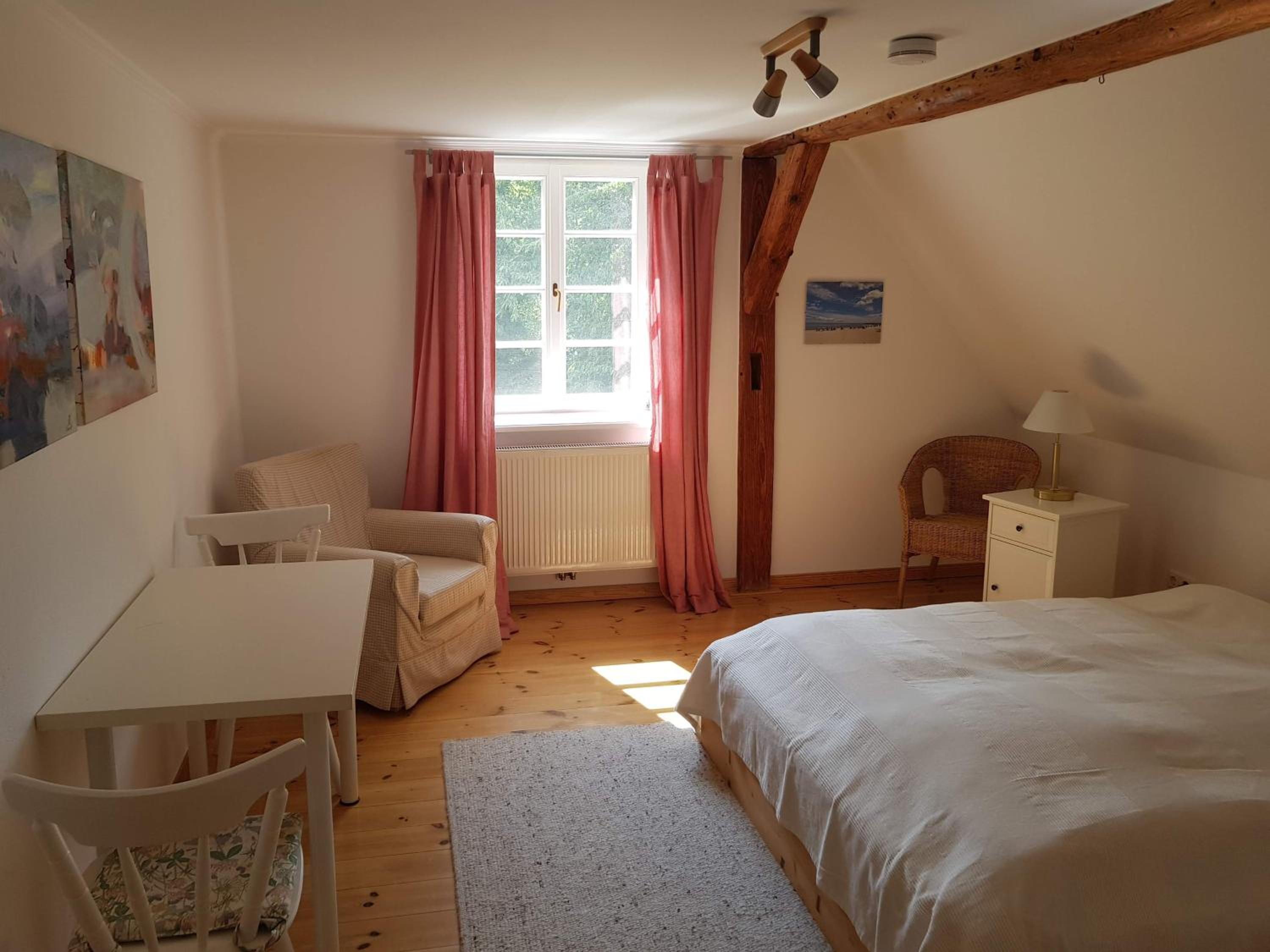 Three-Bedroom House photo 2