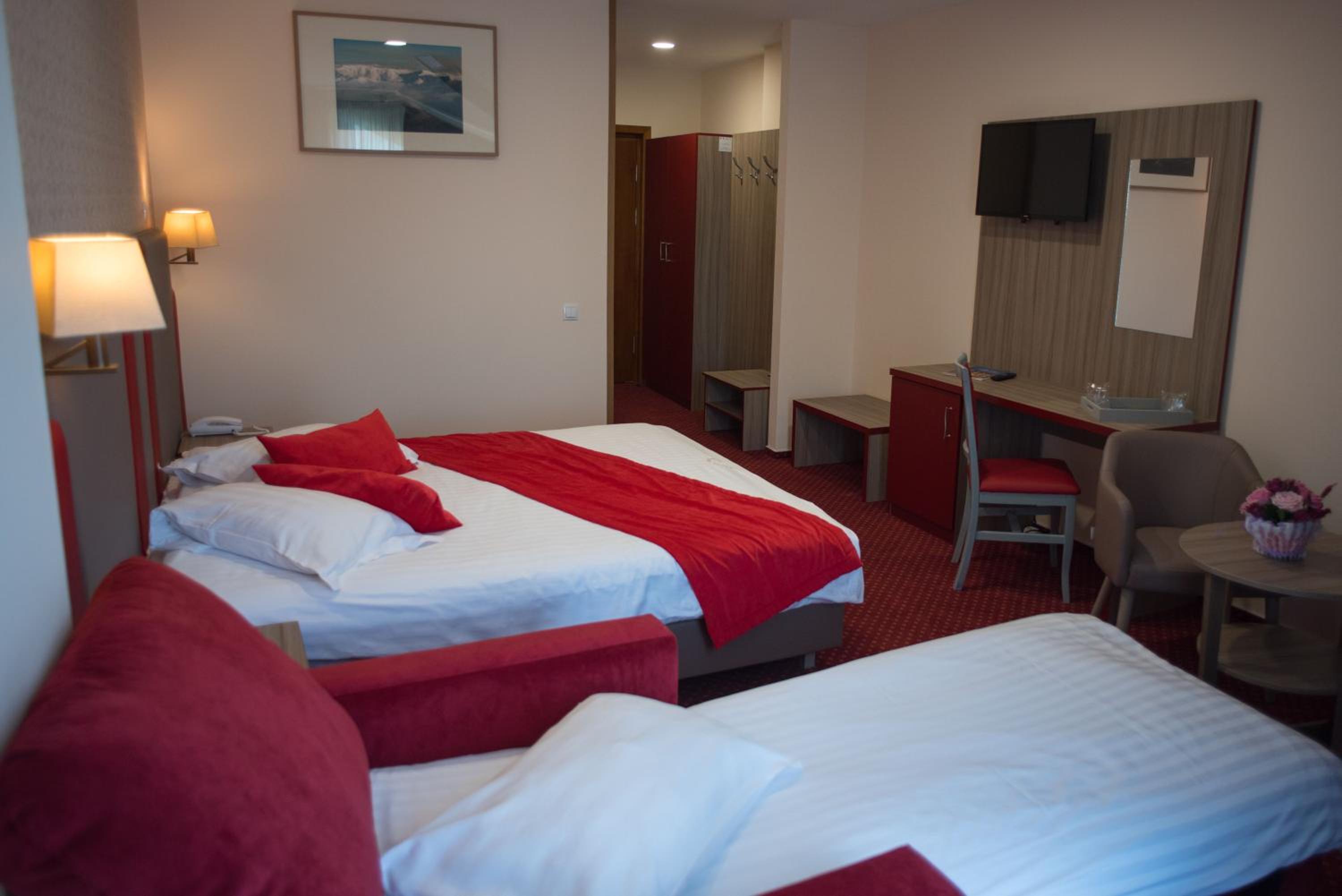 Double Or Twin Room With Extra Bed photo 2