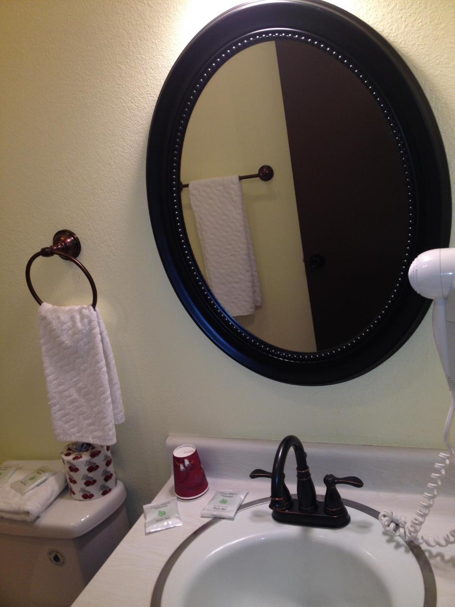 Queen Room with Two Queen Beds, photo 7