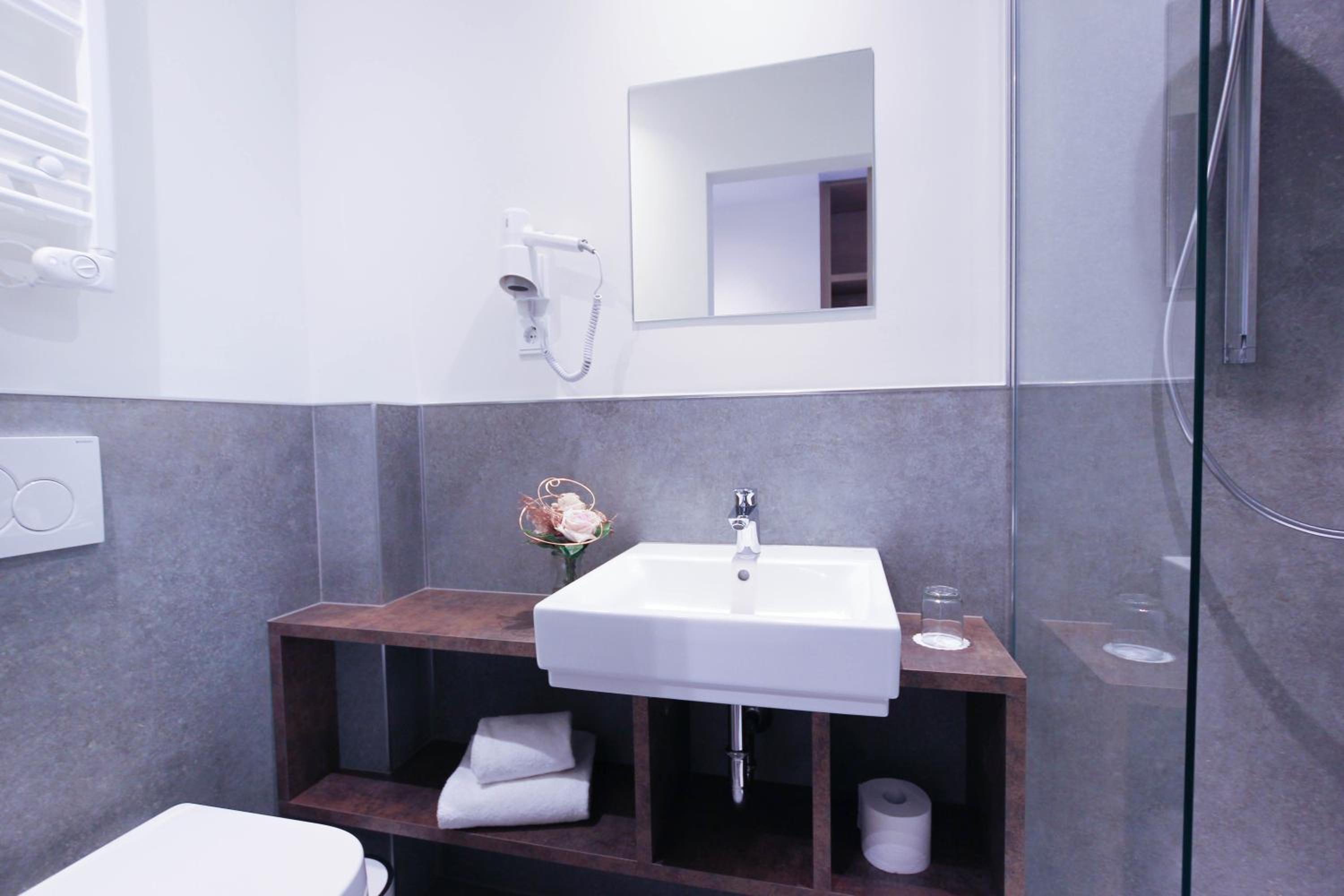 Classic Twin Room - Photo 15