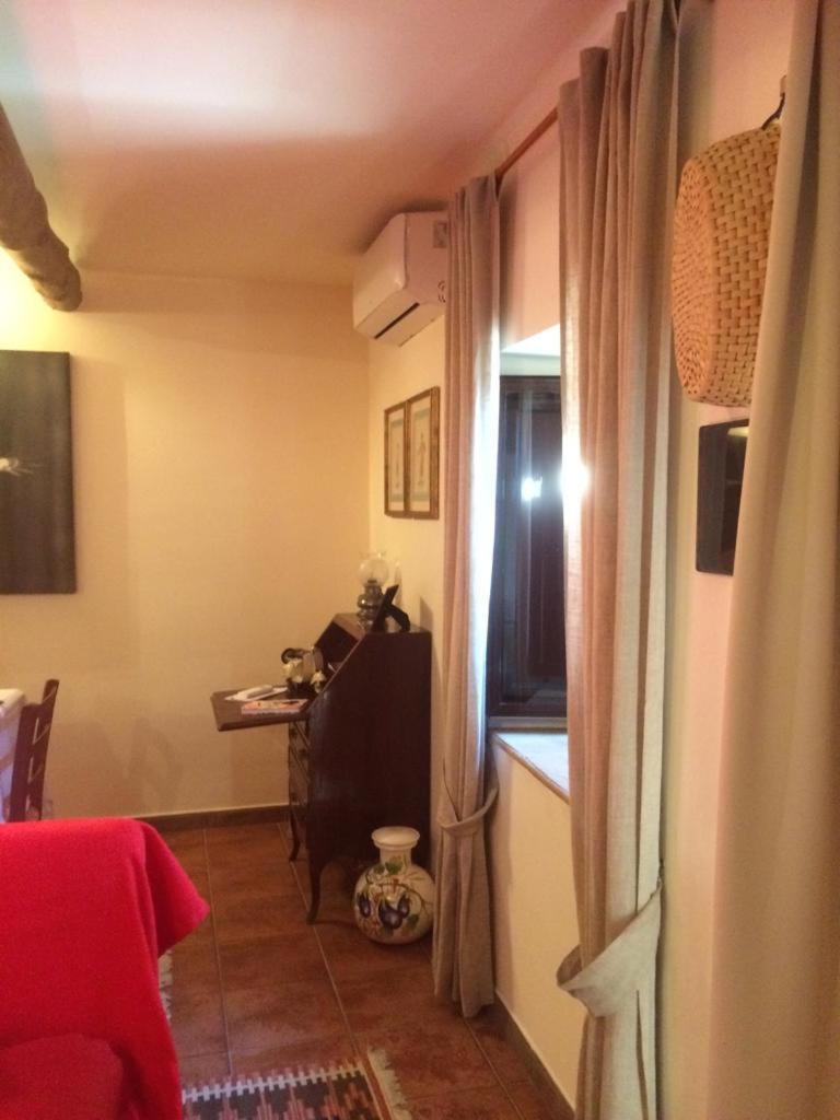 One-Bedroom House - Photo 36