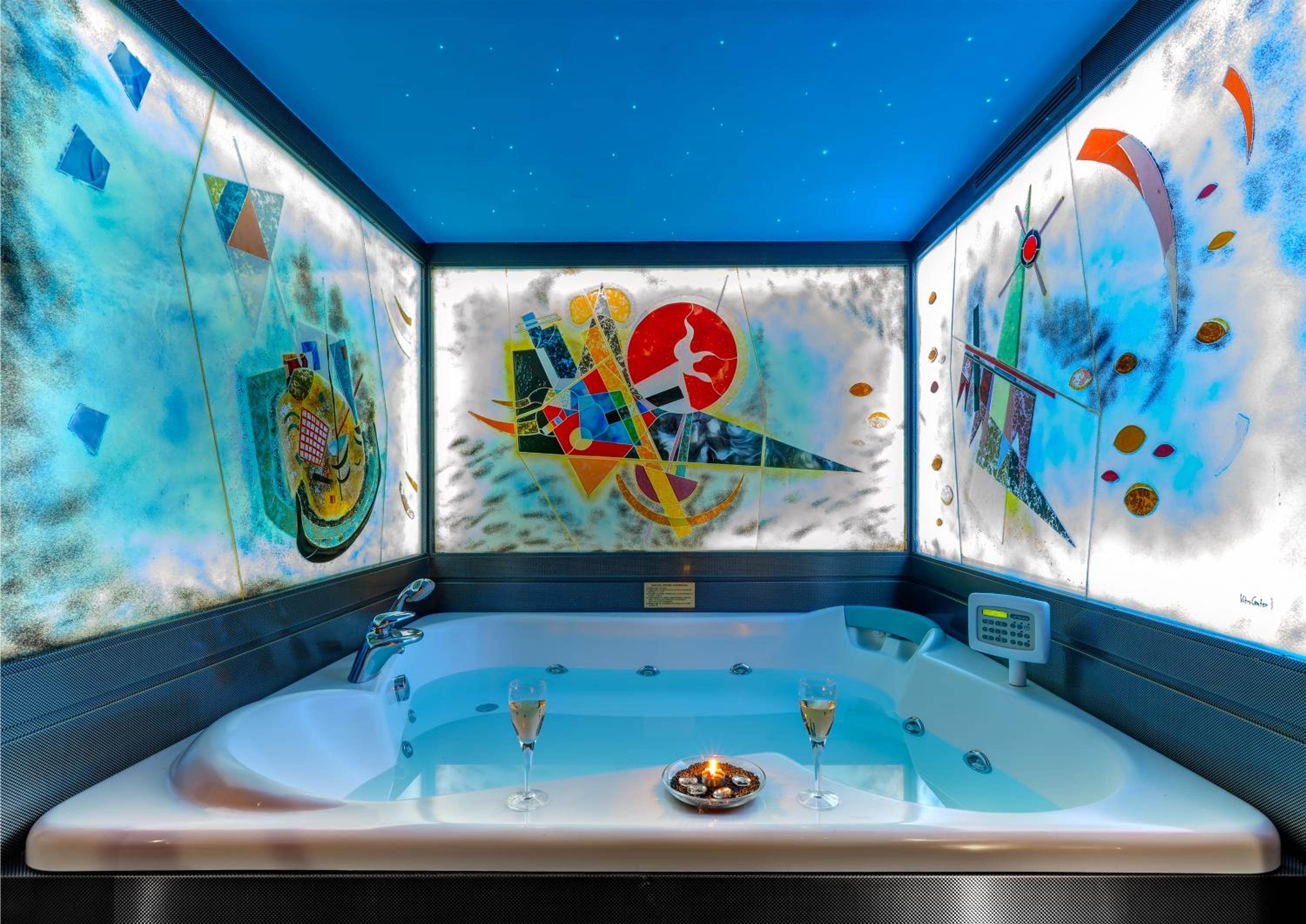 Suite with Spa Bath - Photo 5