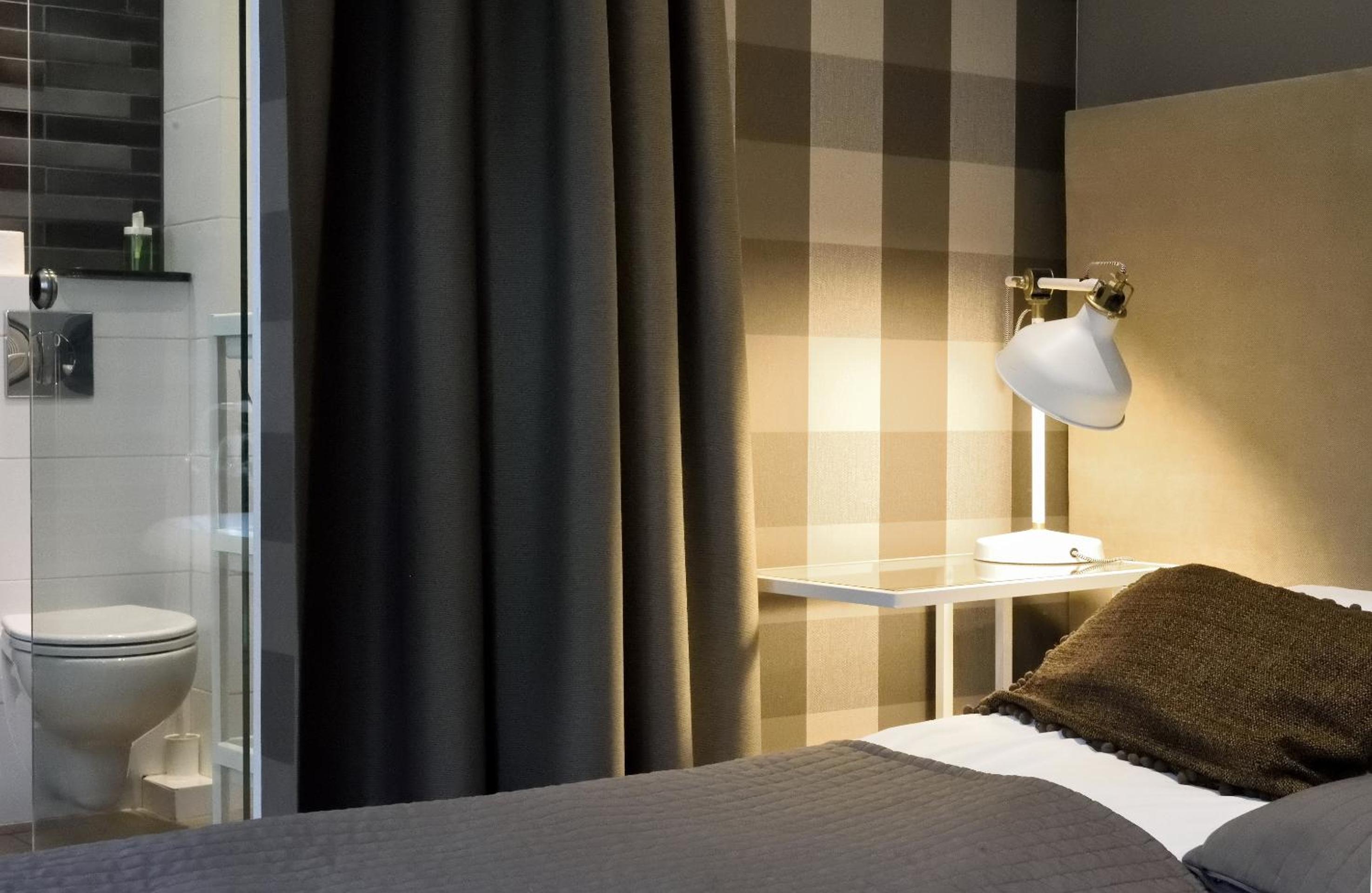 Double Room - Photo 6