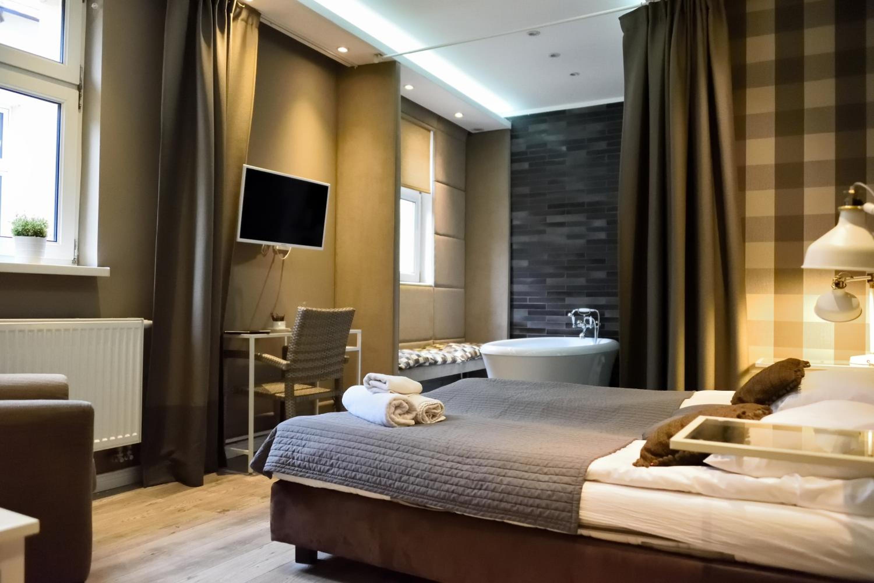 Double Room - Photo 8