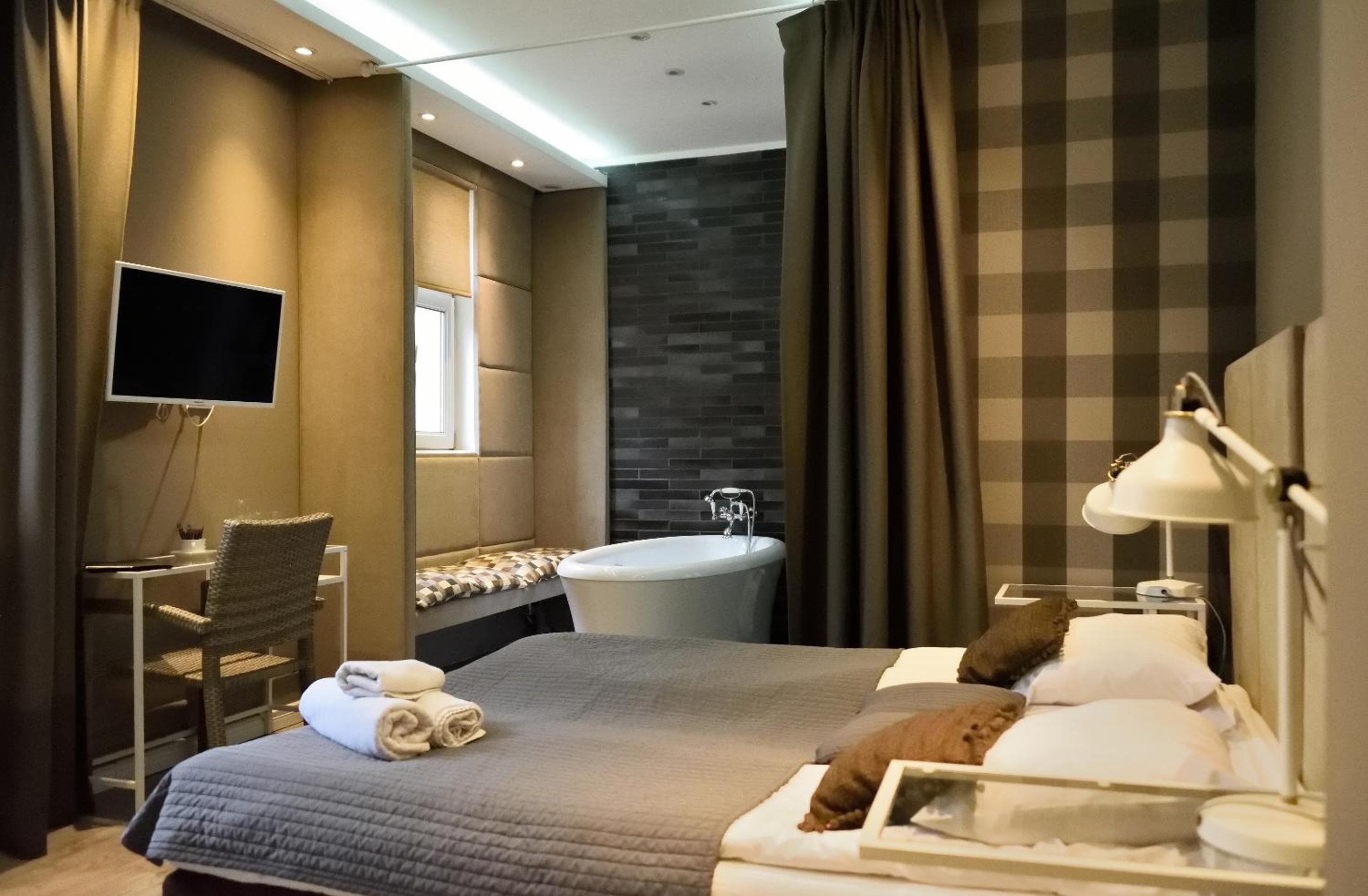 Double Room - Photo 7