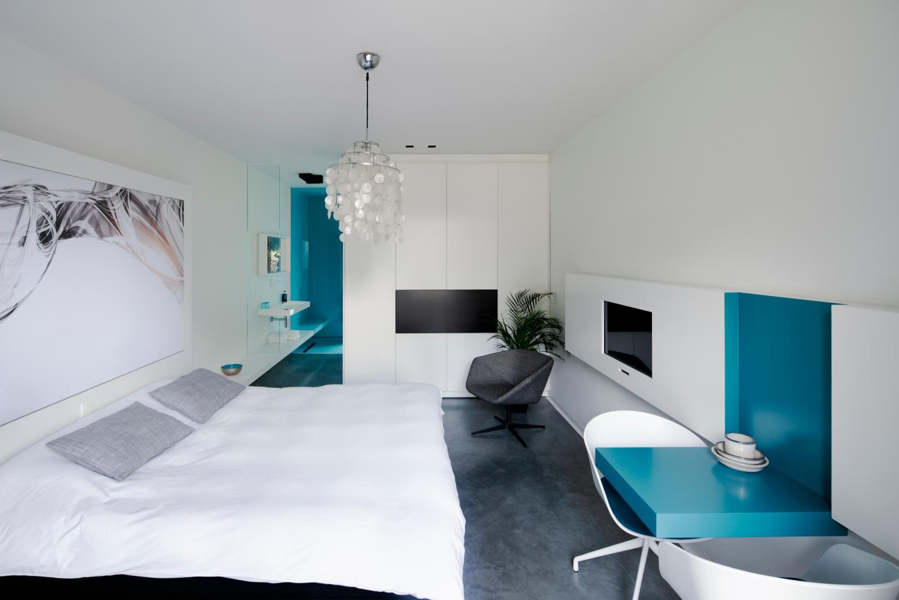 Deluxe Double Room with Shower