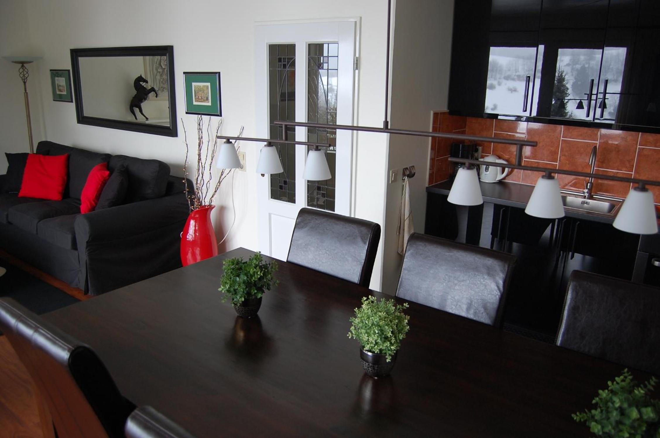 One-Bedroom Apartment photo 2