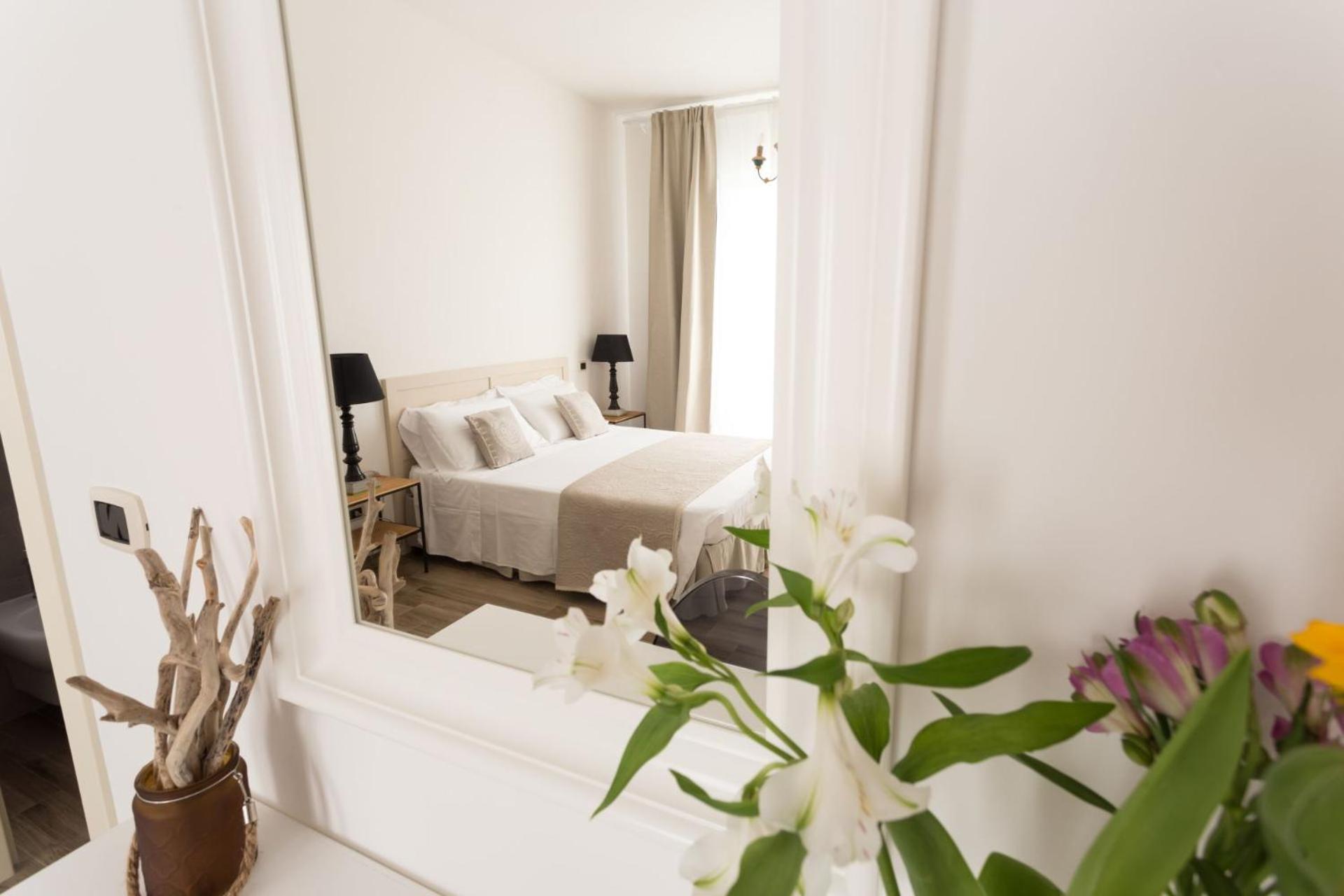 Deluxe Double Room - Photo 2