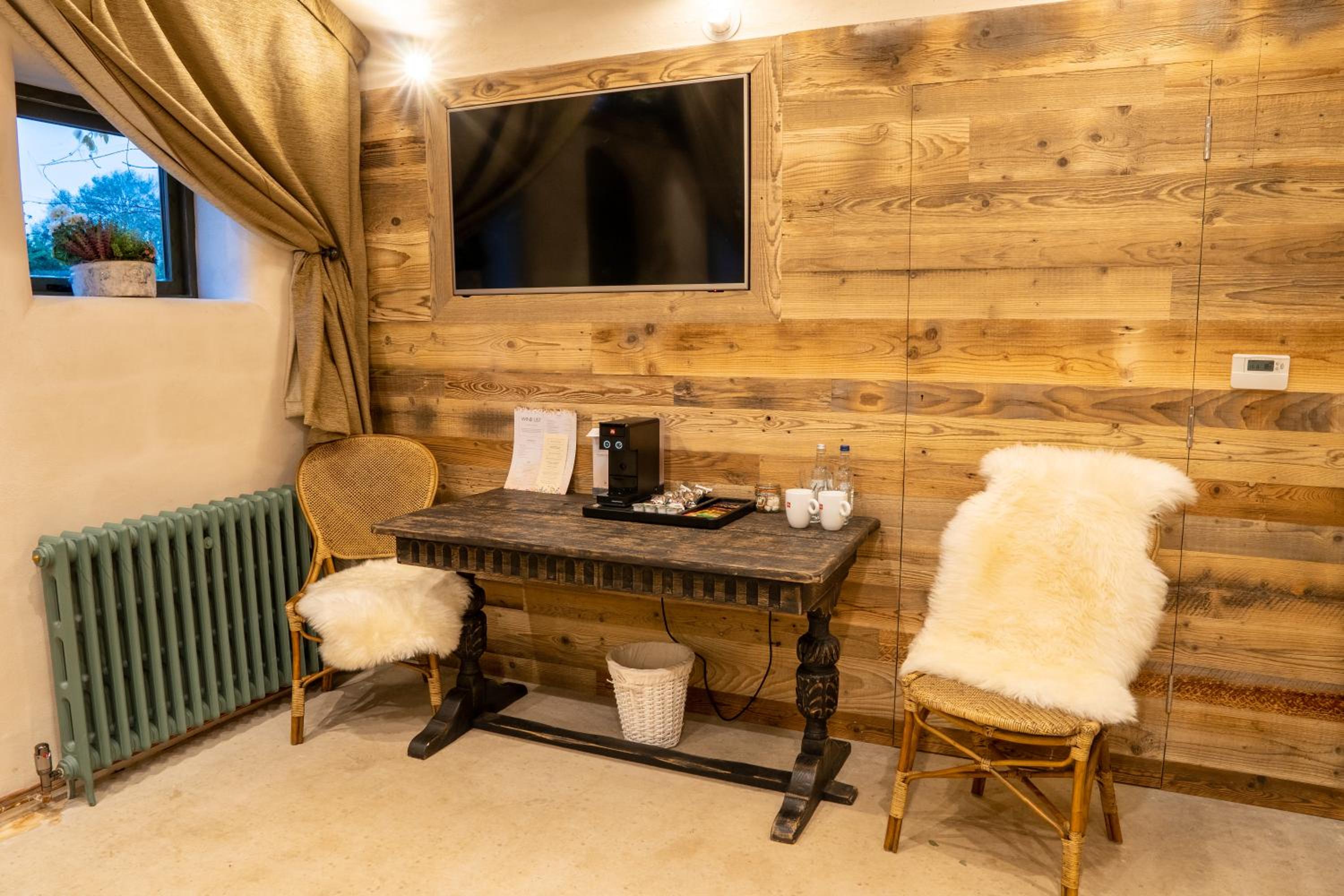 Deluxe Double or Twin Room photo 1
