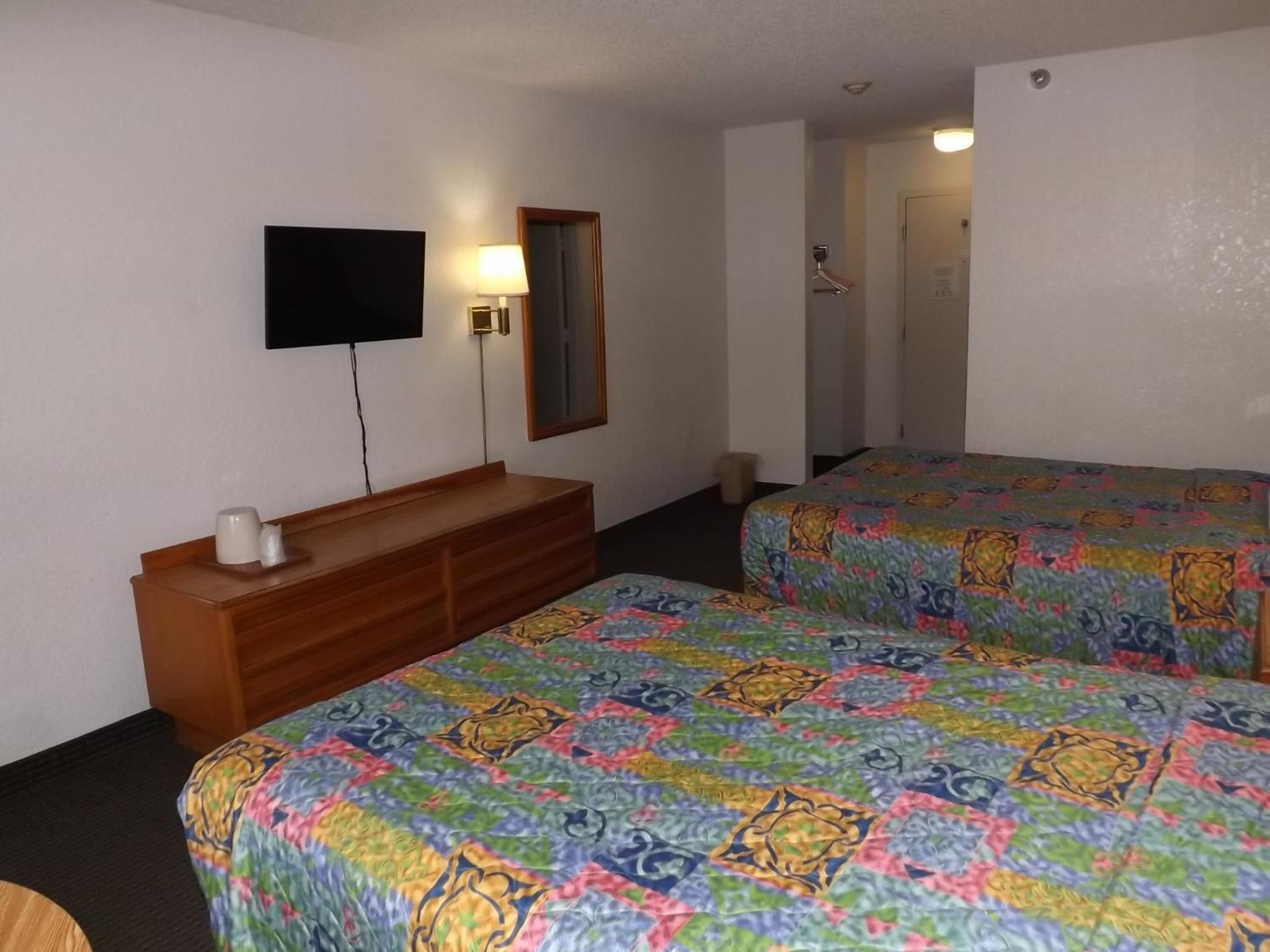 Double Room - Non-Smoking  - Photo 10