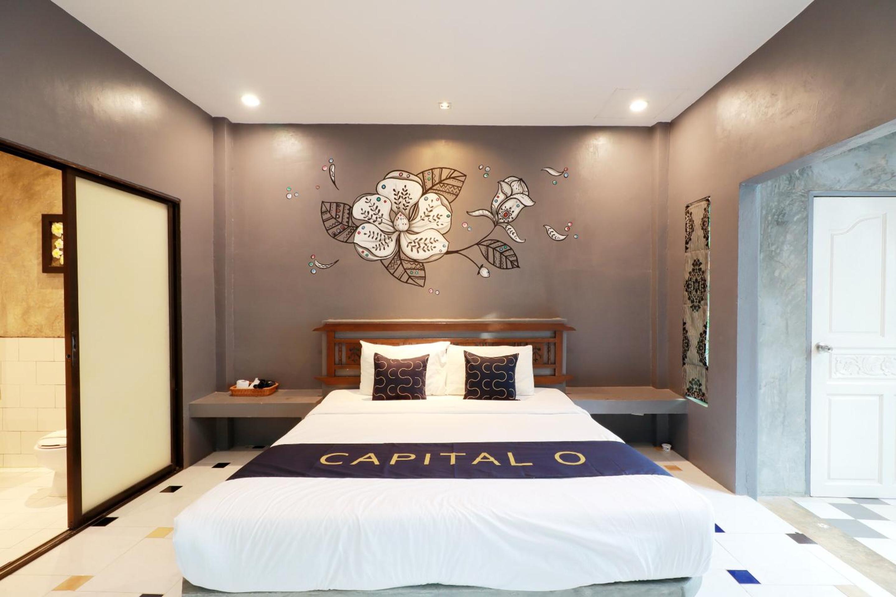 Deluxe King Room photo 2