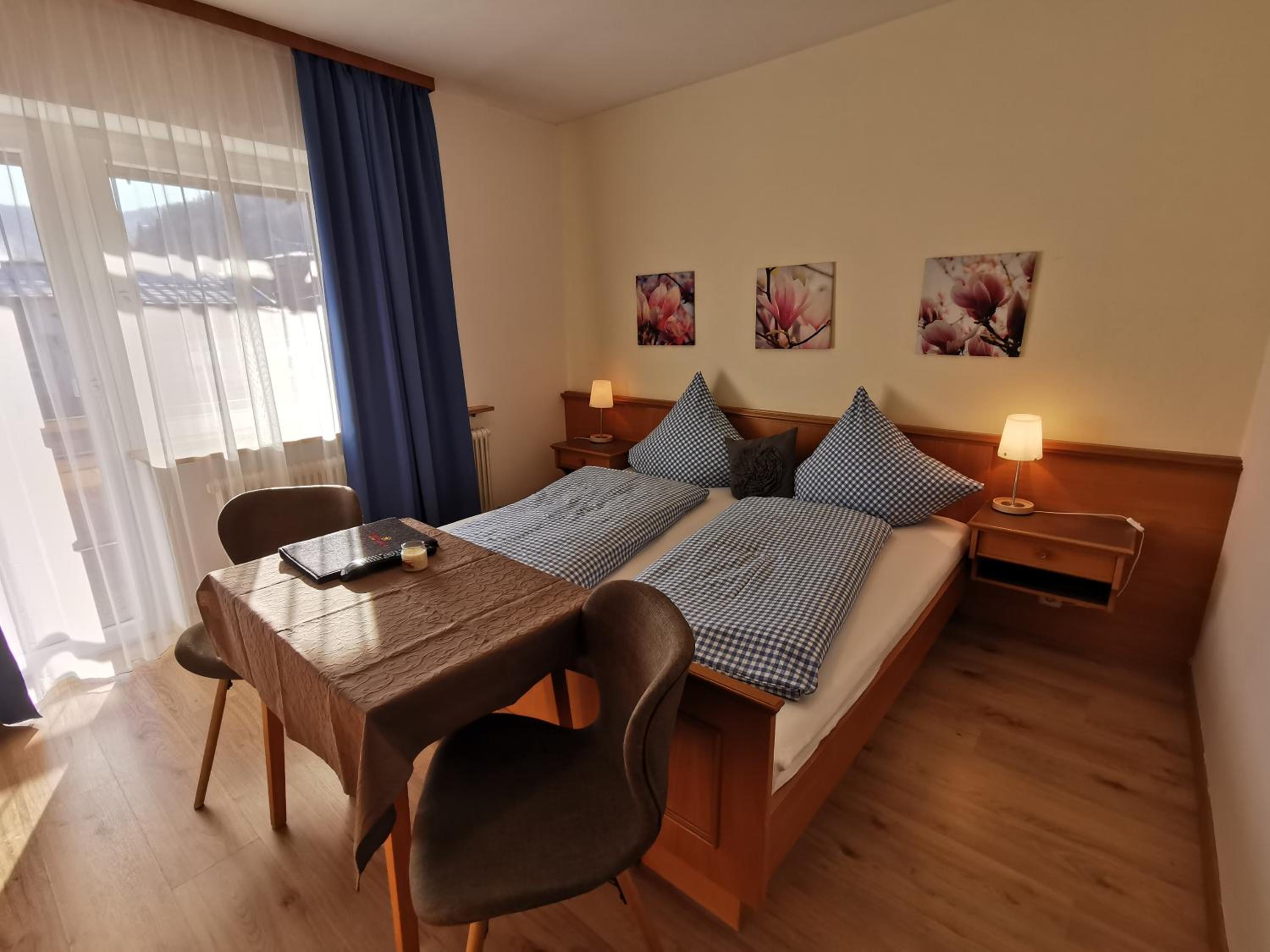 Economy Double Room photo 2