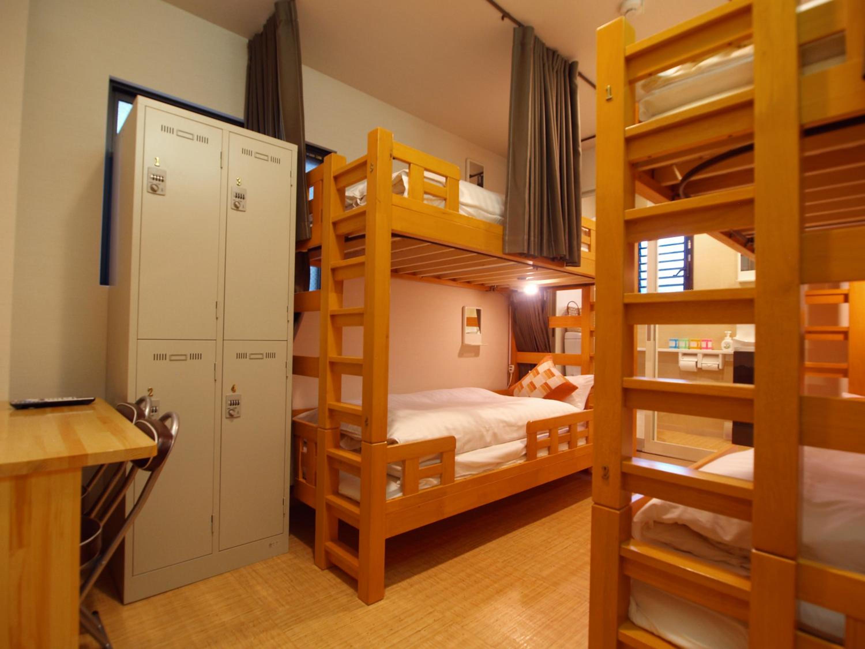 Quadruple Room - Non-Smoking - Photo 4