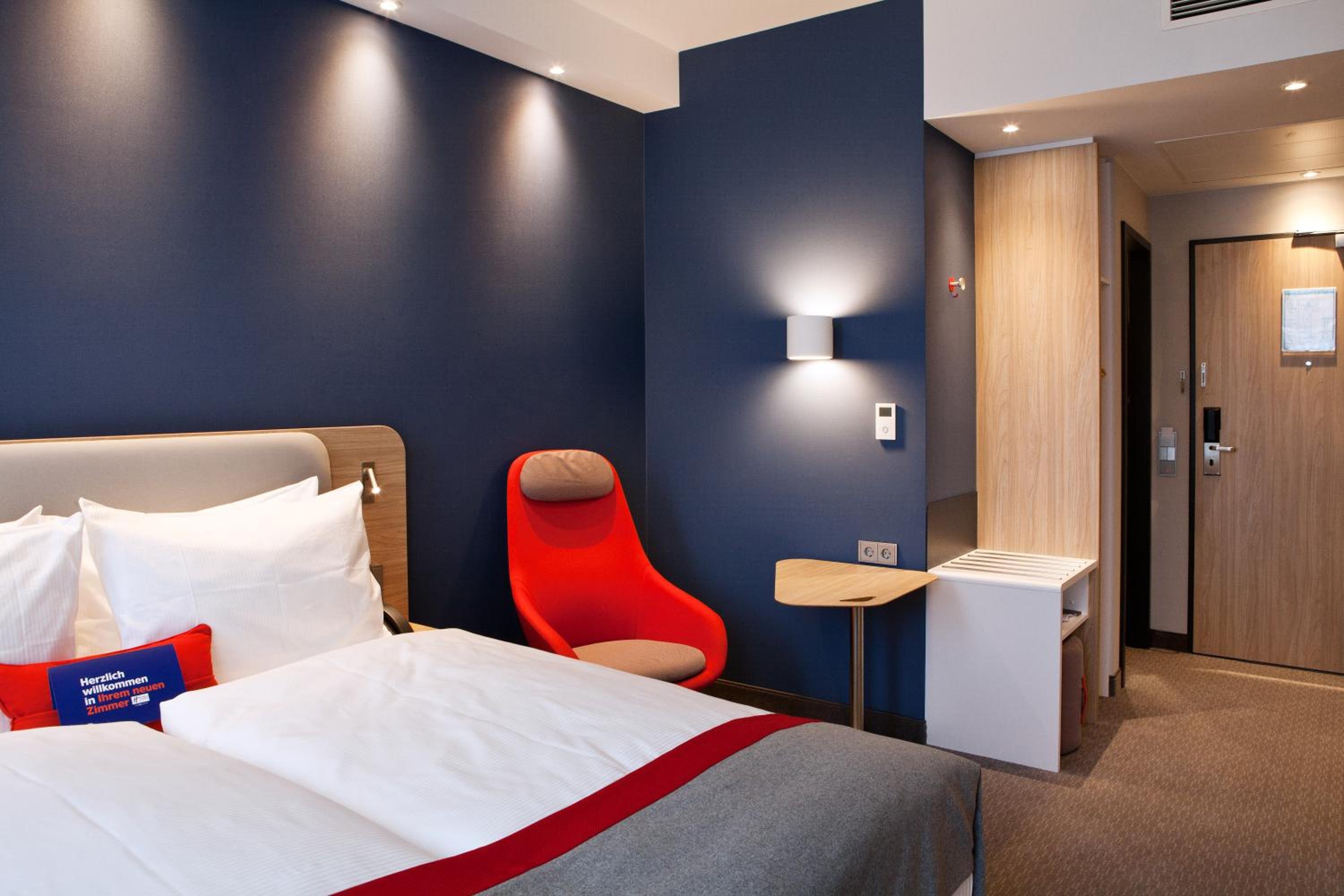 Standard Queen Room - Photo 1