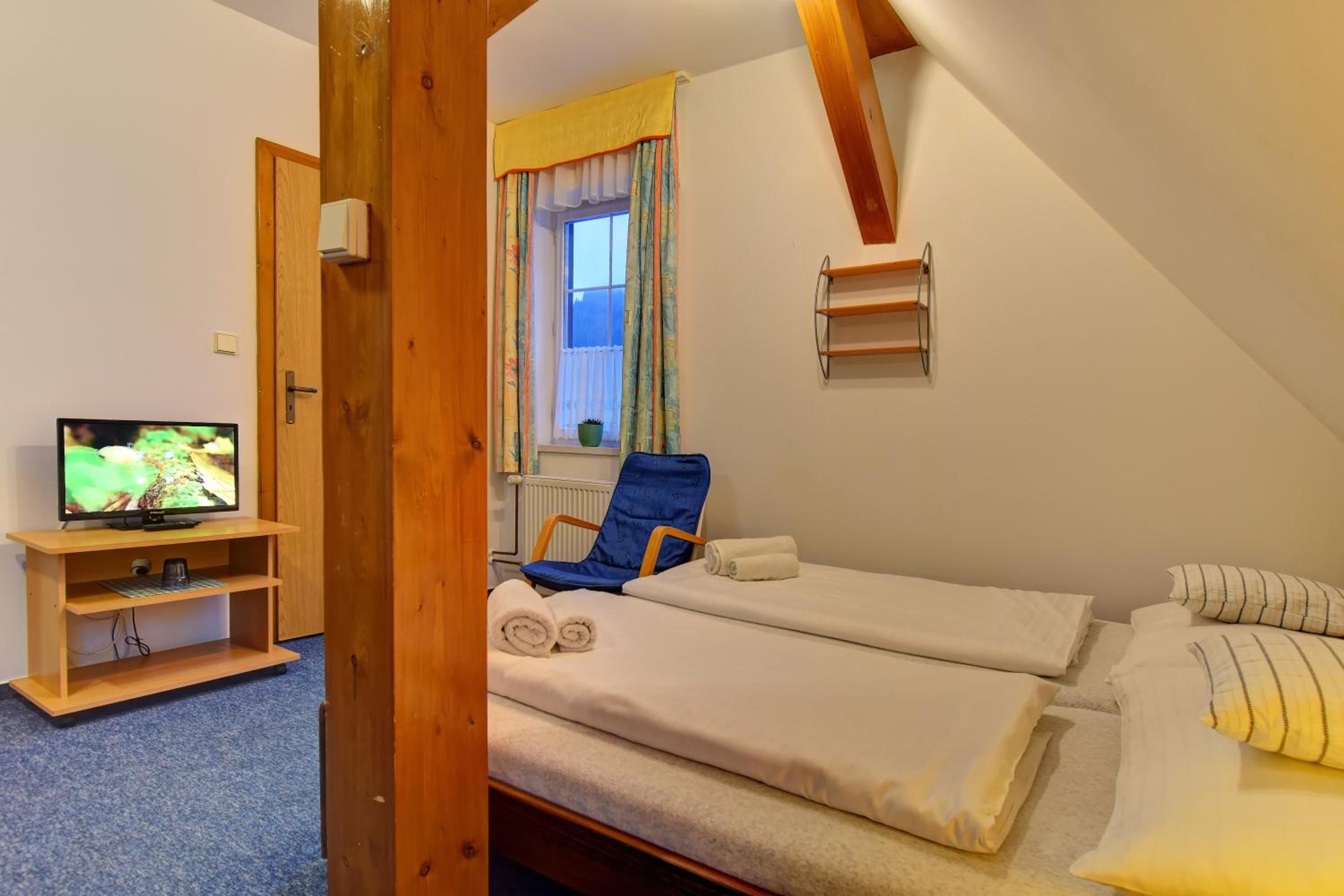 Double Room - Photo 13