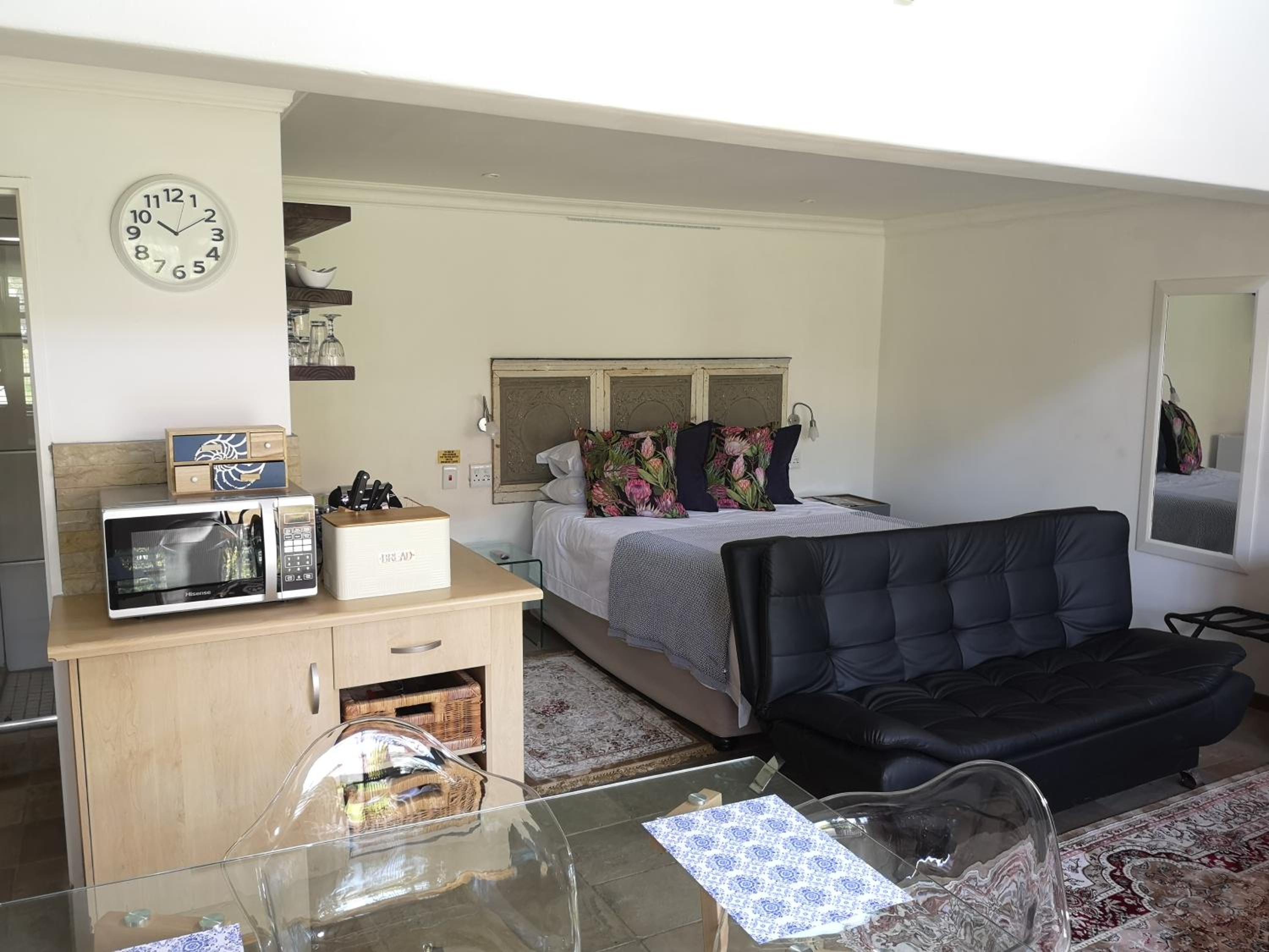 Superior Family Room photo 1