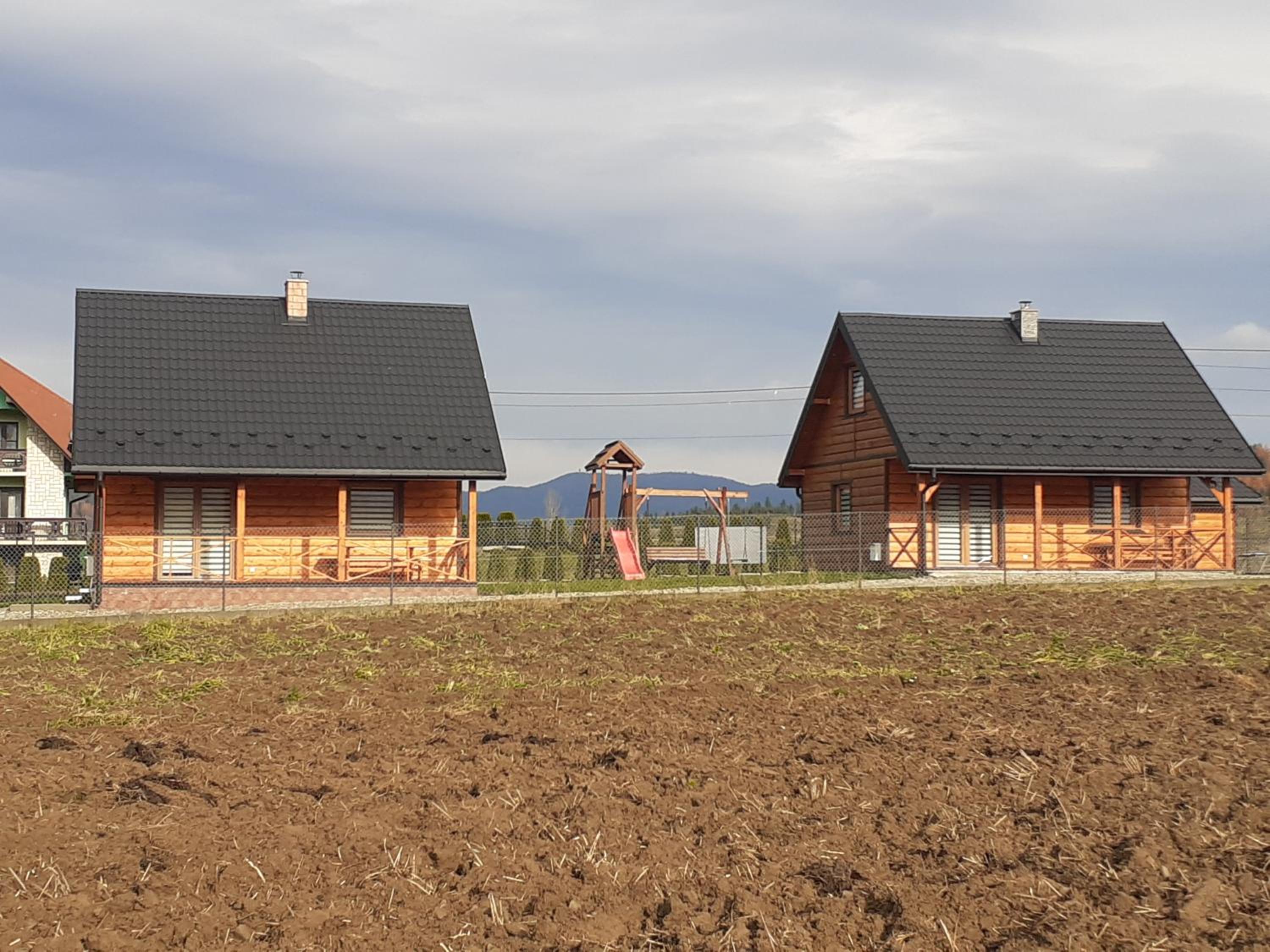 Three-Bedroom House photo 2