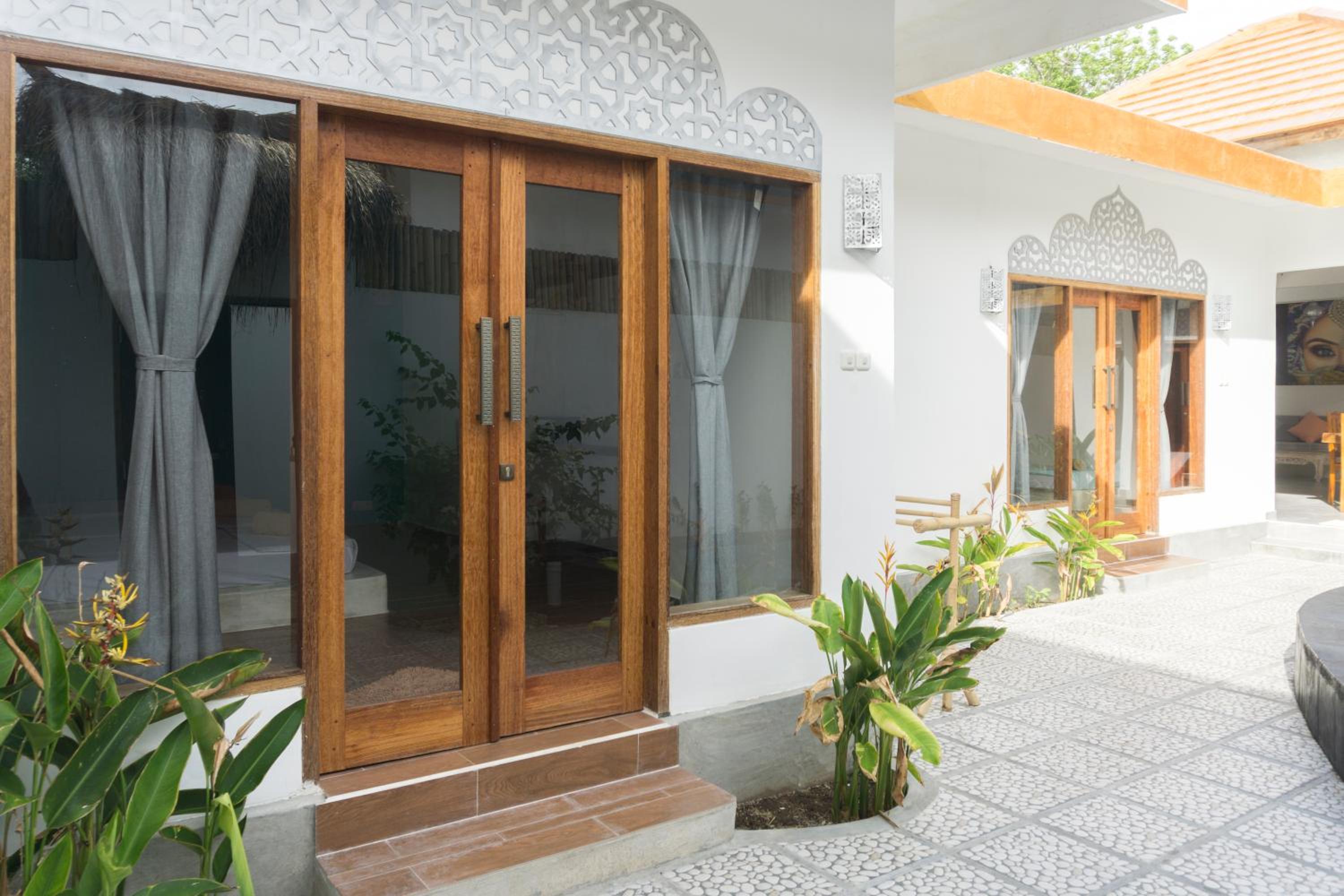 Three-Bedroom Villa - Photo 4