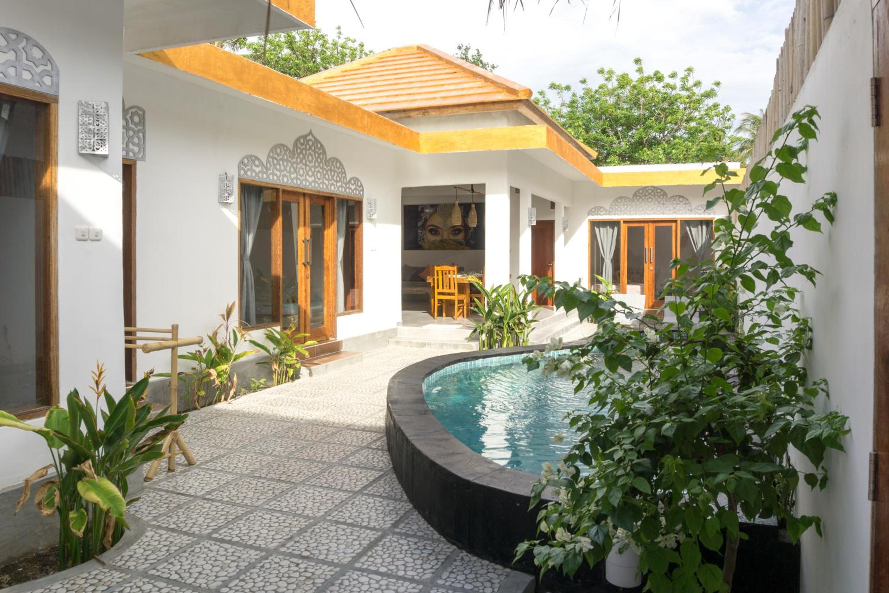 Three-Bedroom Villa - Photo 5