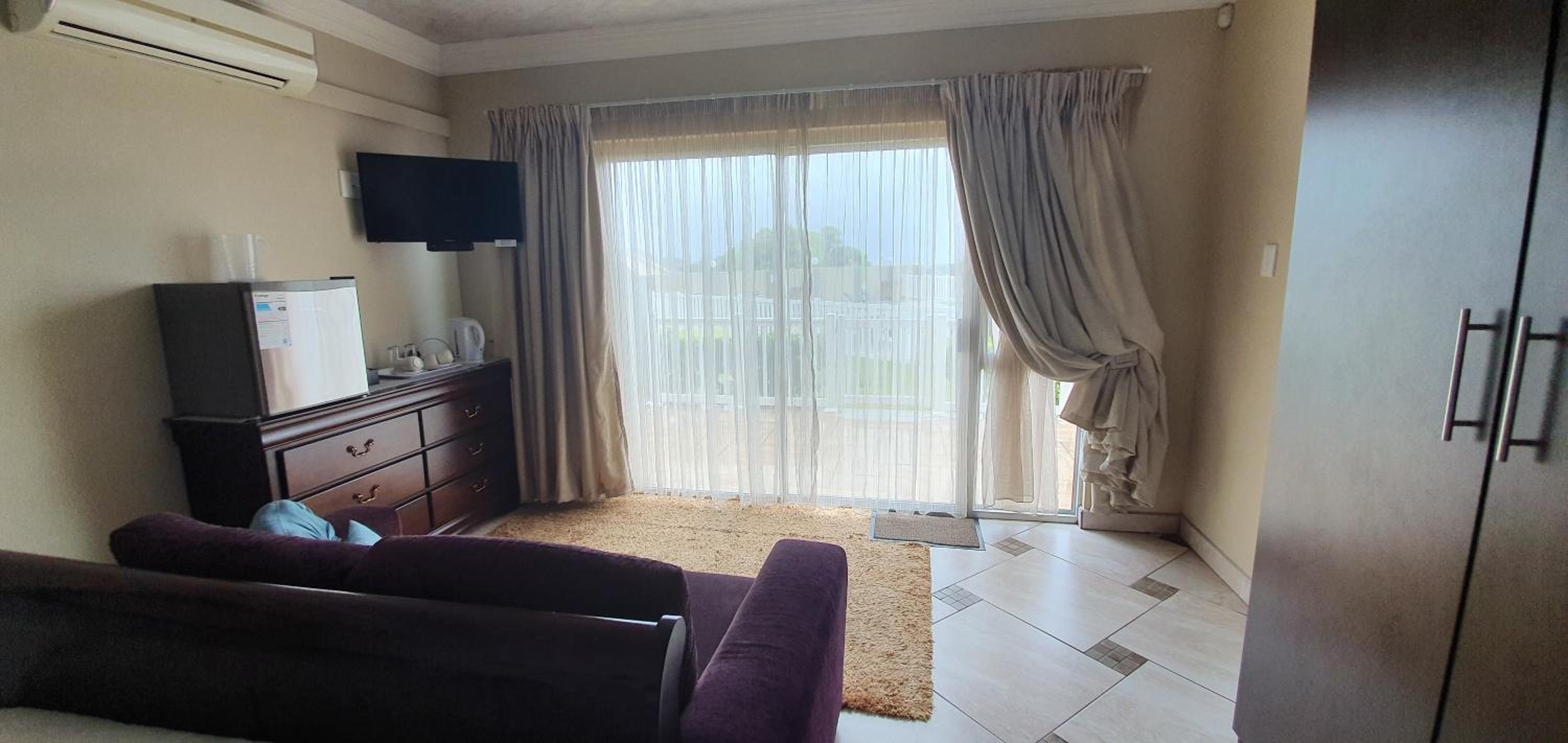 Family Room with Ocean View - Photo 1